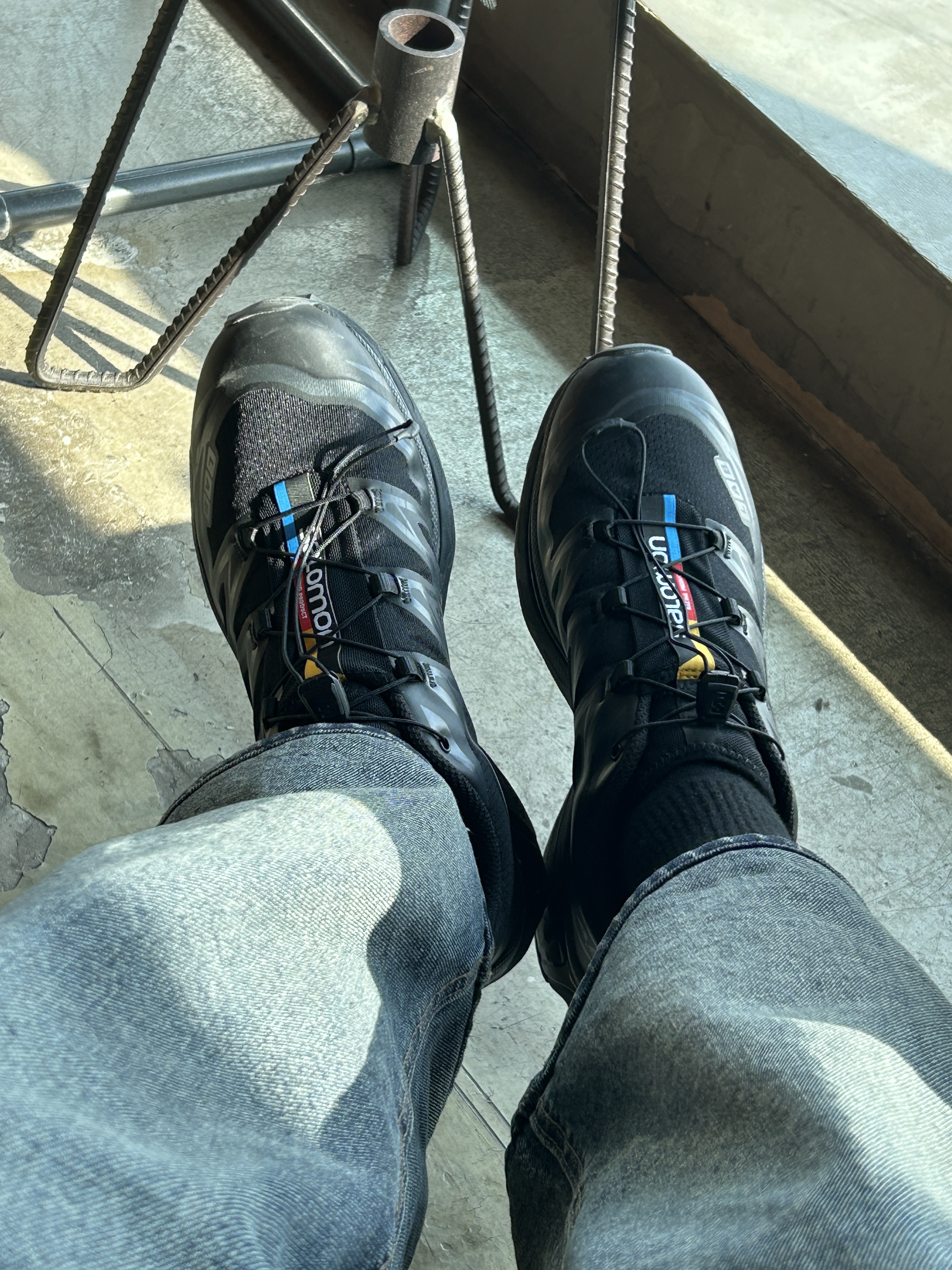 Salomon XT-6 ADV Black 착용 스타일