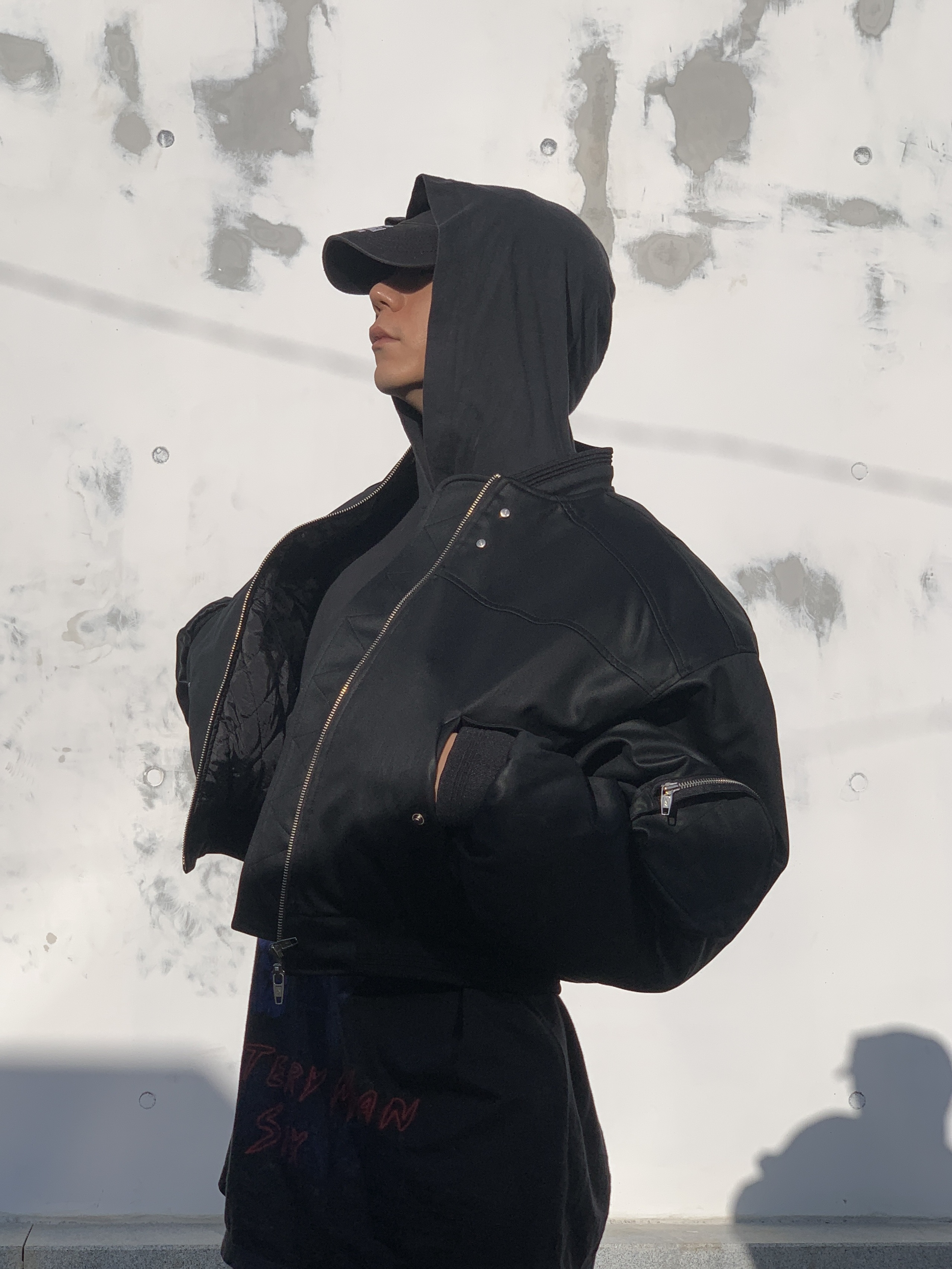 Balenciaga Cotton Drill Property Cap Black White 착용 스타일 - 5