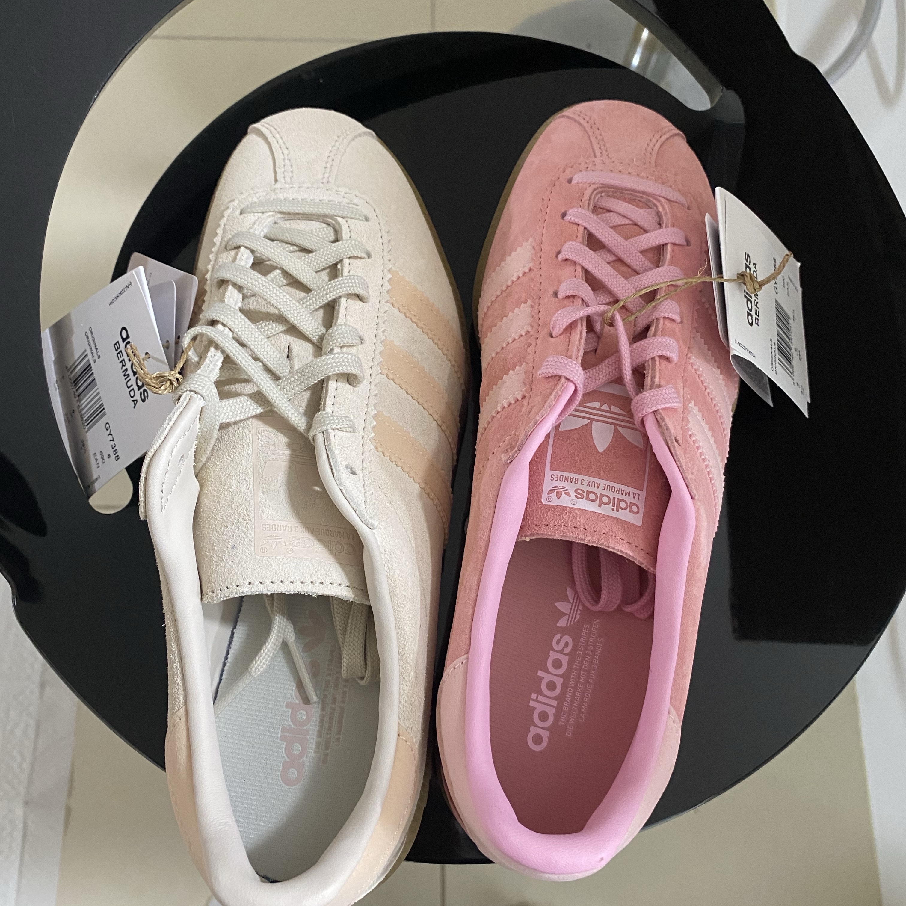 Adidas Bermuda Glow Pink, Adidas Bermuda Wonder White 착용 스타일