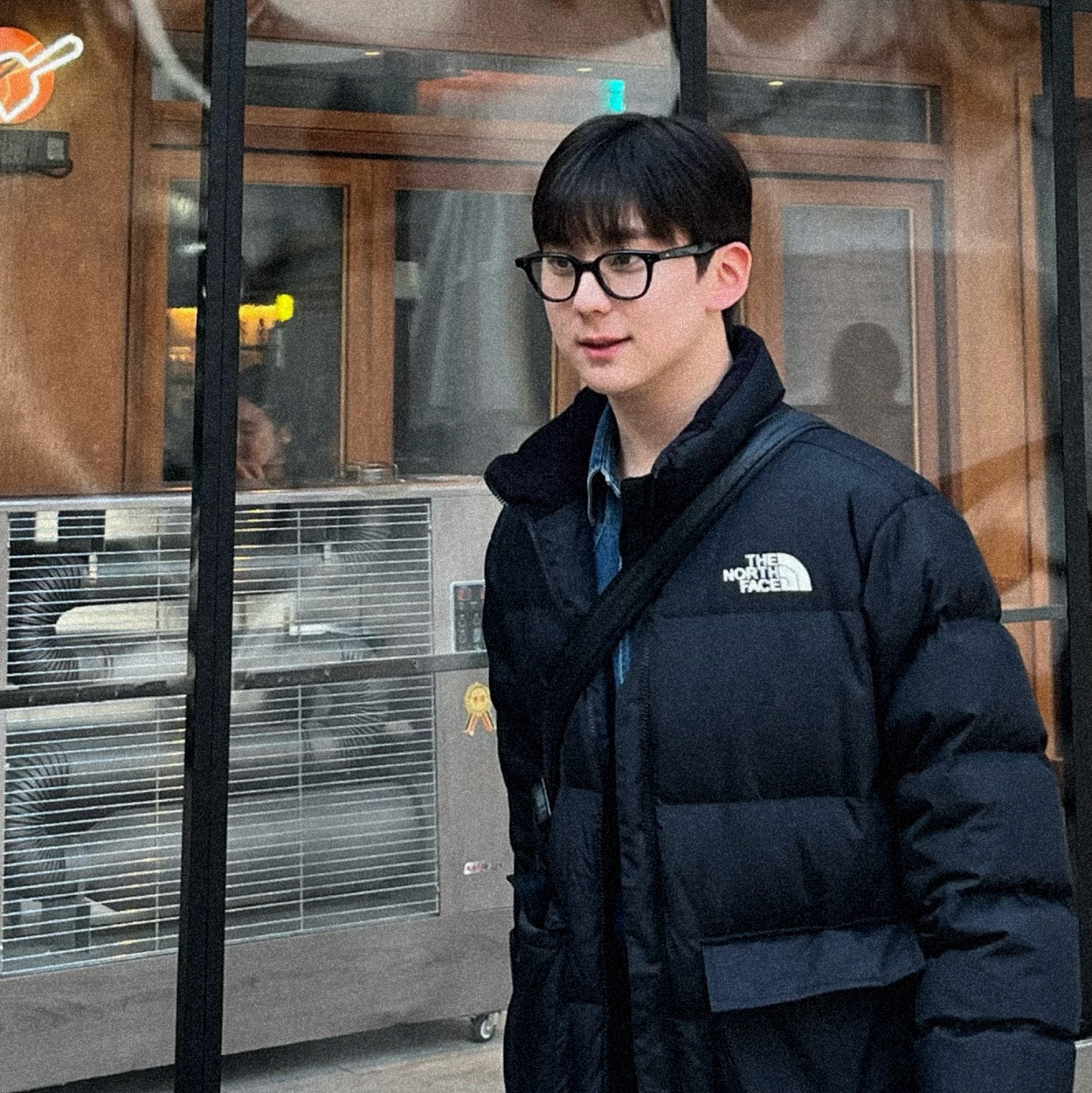 The North Face 1996 Eco Nuptse Jacket Black 착용 스타일 - 2