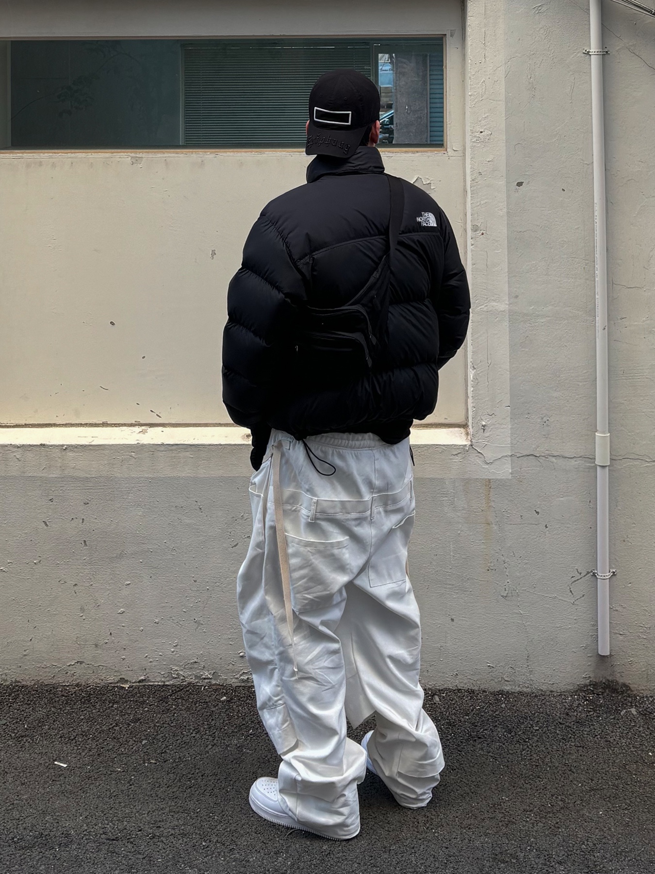 Nike Air Force 1 '07 Low White, The North Face 1996 Eco Nuptse Jacket Real Black 착용 스타일 - 2