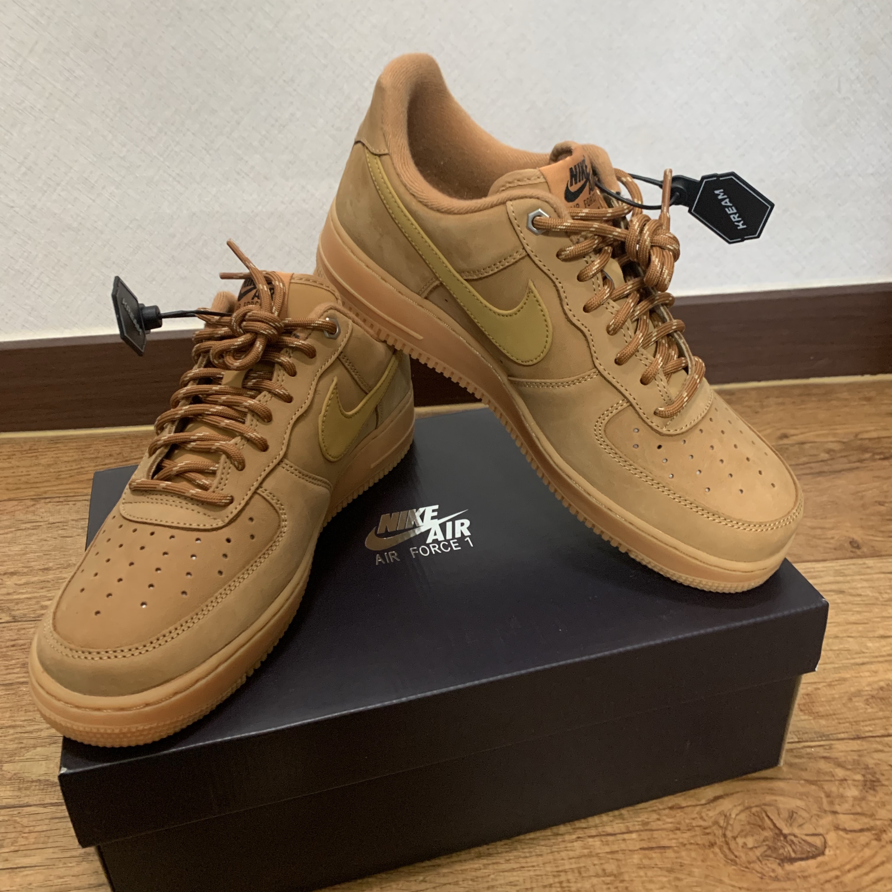 Nike Air Force 1 '07 WB Flax 착용 스타일
