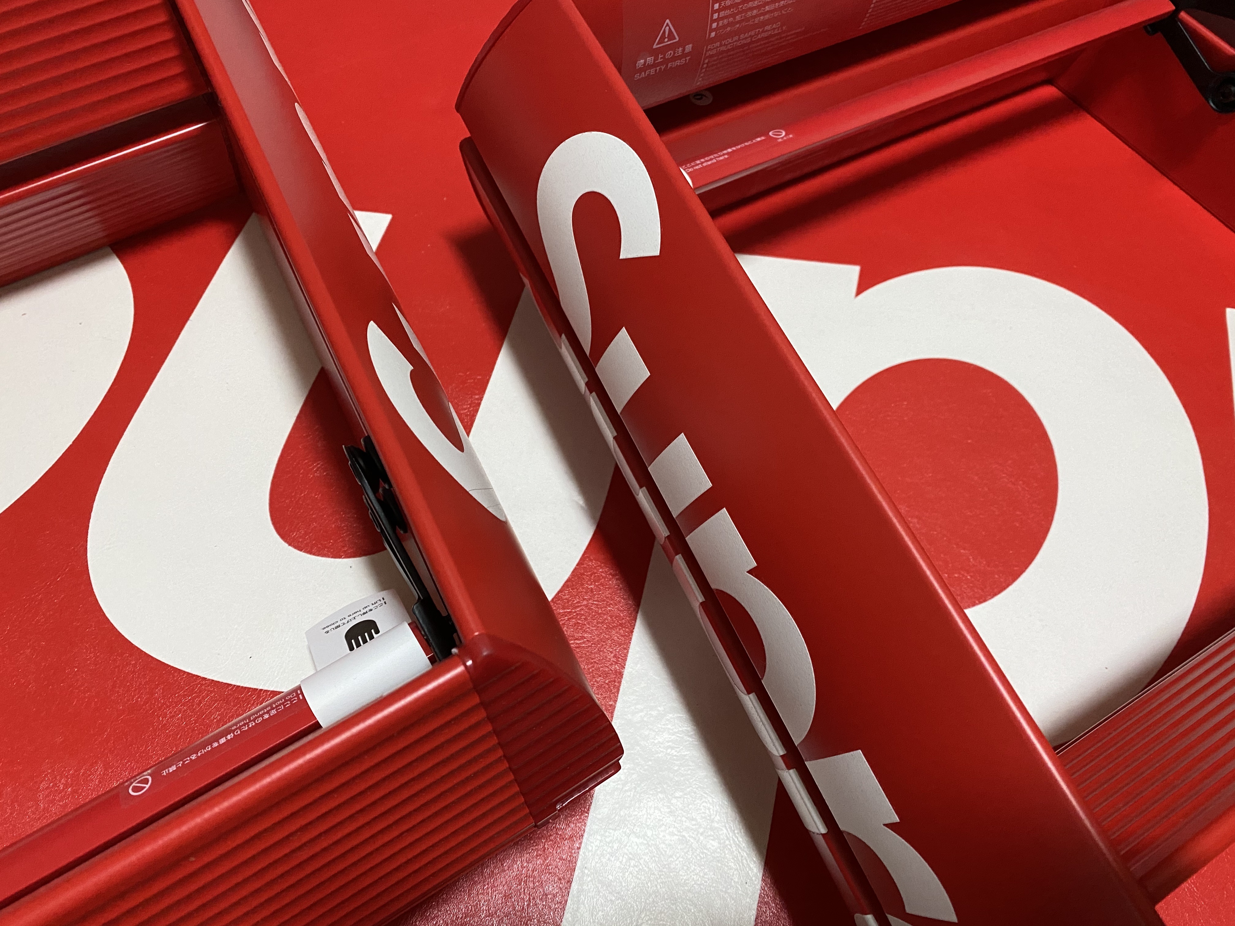 Supreme Lucano Step Ladder Red - 18FW 착용 스타일