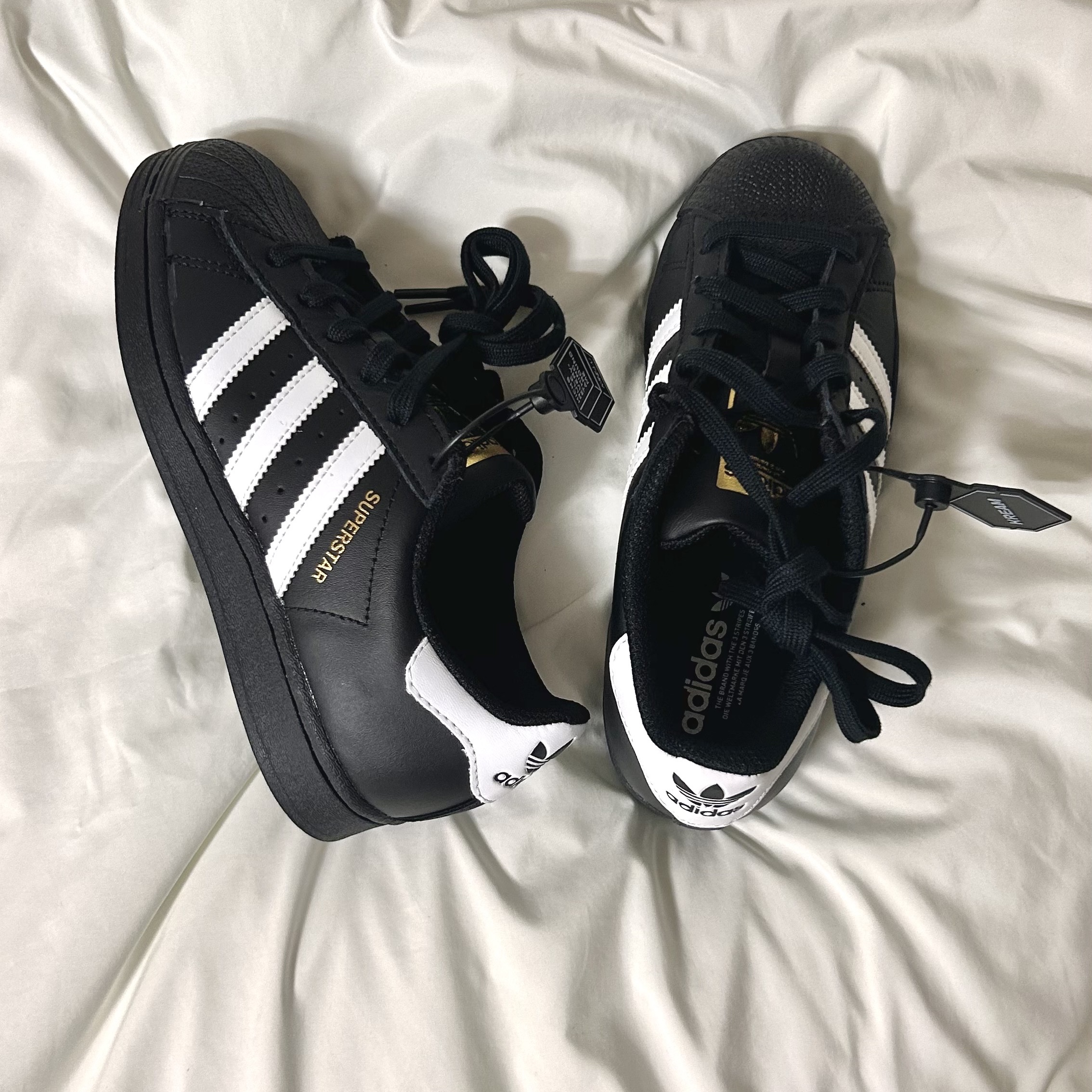 (J) Adidas Superstar Black White 착용 스타일 - 2