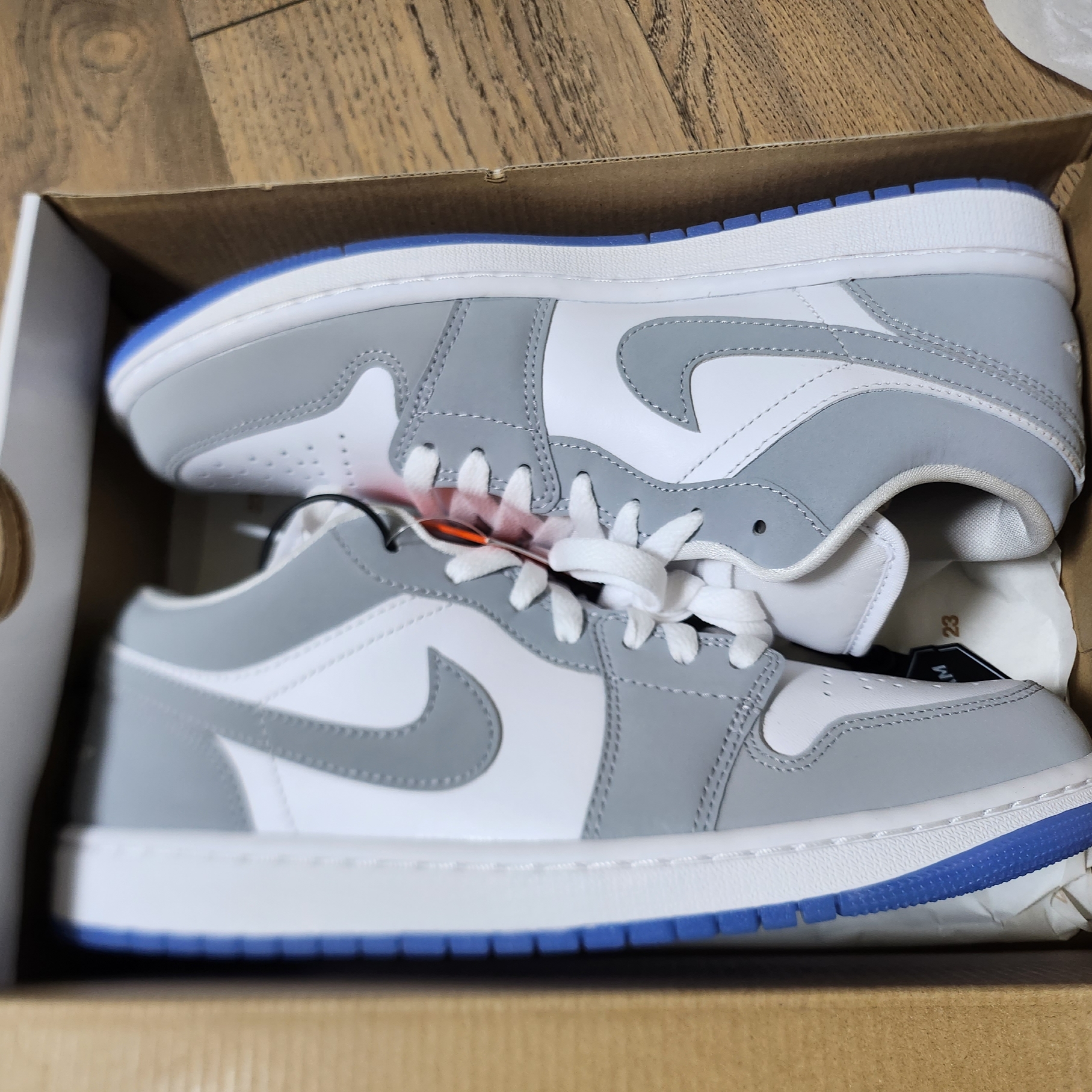 (W) Jordan 1 Low White Wolf Grey 착용 스타일 - 3