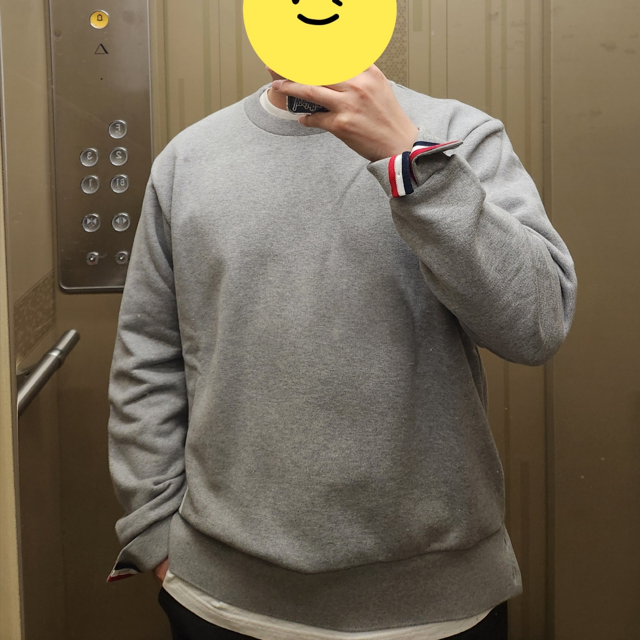 Thom Browne Loopback Center Back Stripe Crewneck Pullover Knit Light Grey 착용 스타일
