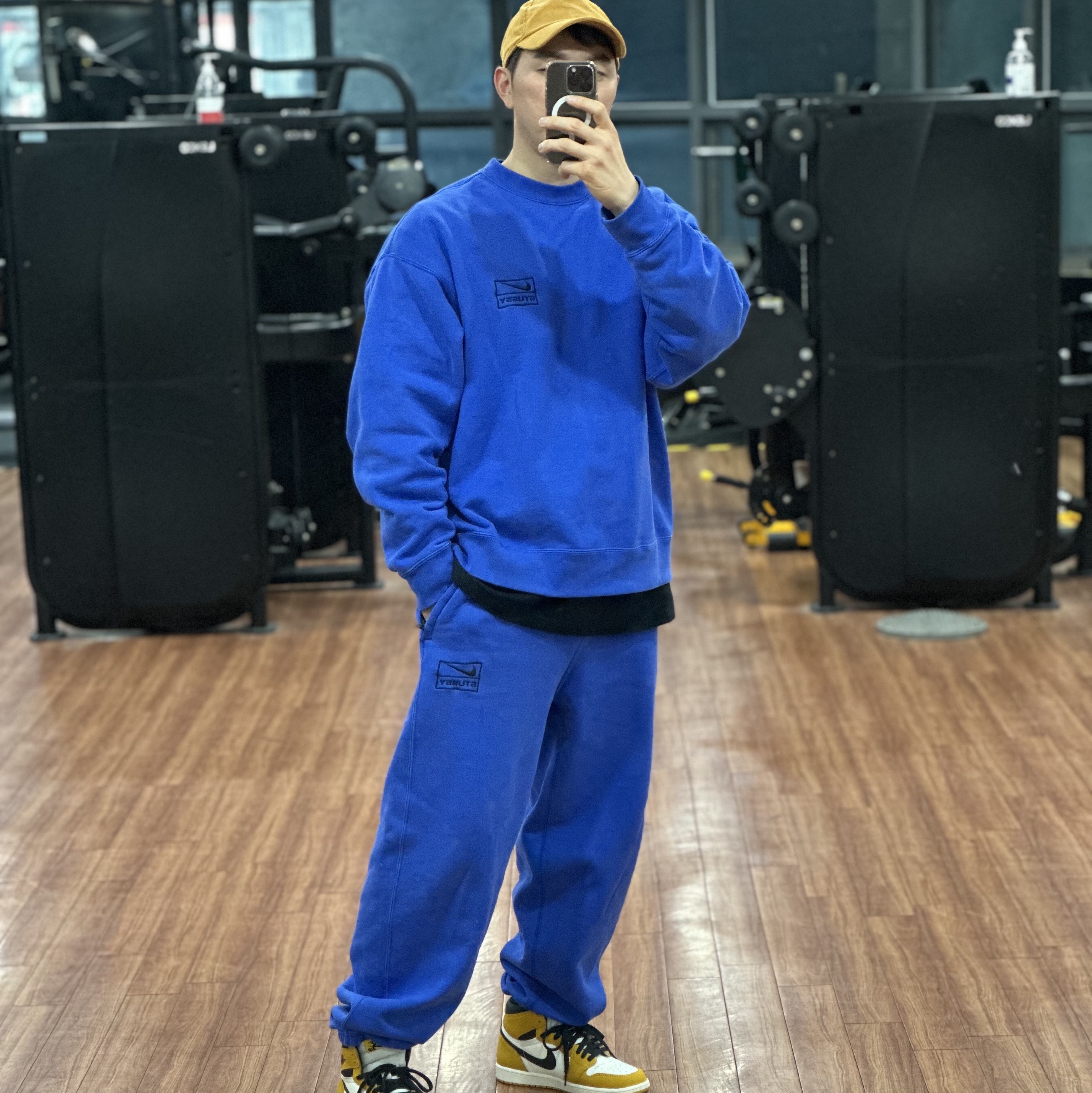 Nike x Stussy NRG Acid Washed Crewneck Game Royal (DR4024-480), Nike x Stussy NRG Acid Washed Fleece Pants Game Royal (DR4427-480) 착용 스타일 - 3