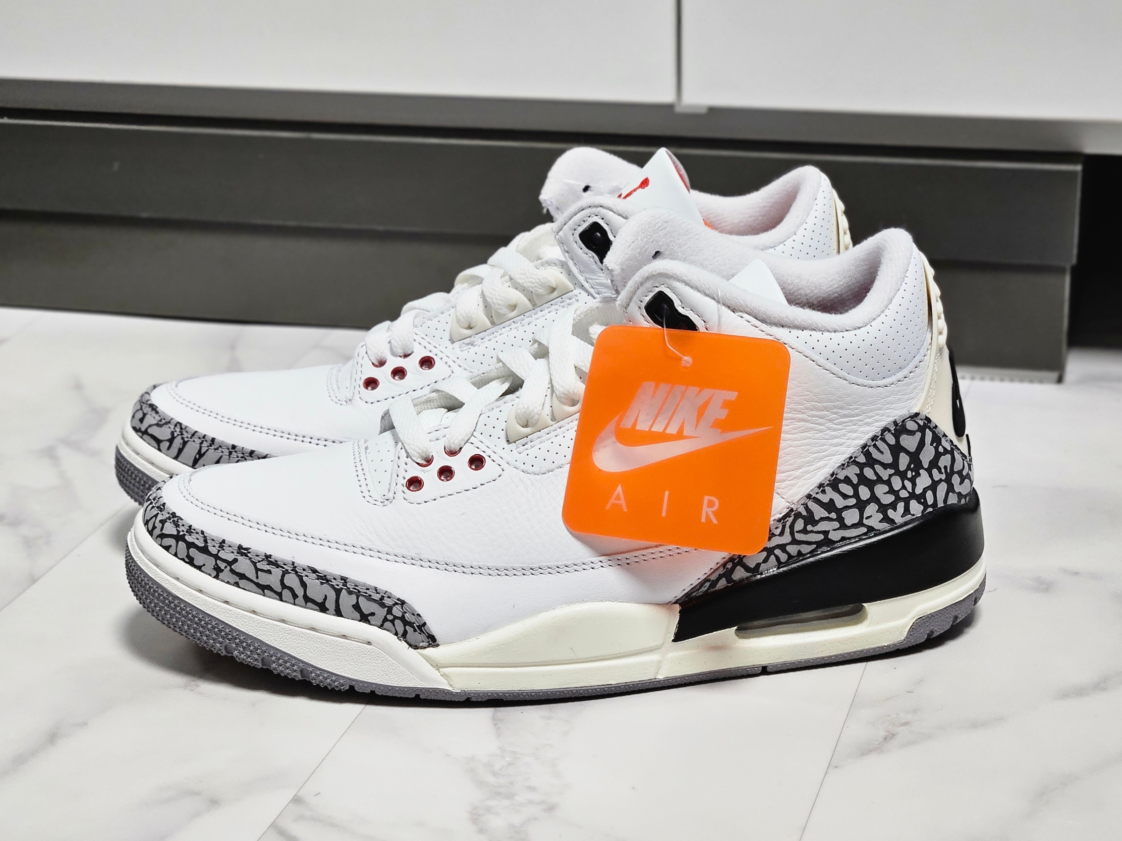 Jordan 3 Retro White Cement Reimagined 착용 스타일 - 4
