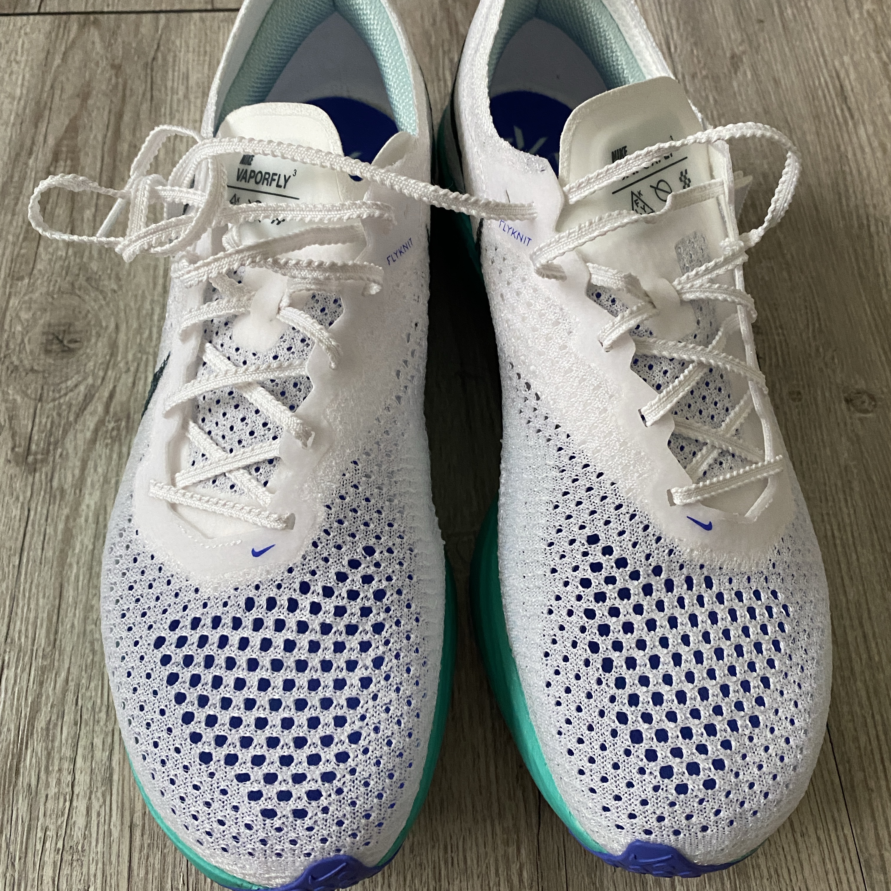 Nike ZoomX Vaporfly Next% 3 White Deep Jungle 착용 스타일