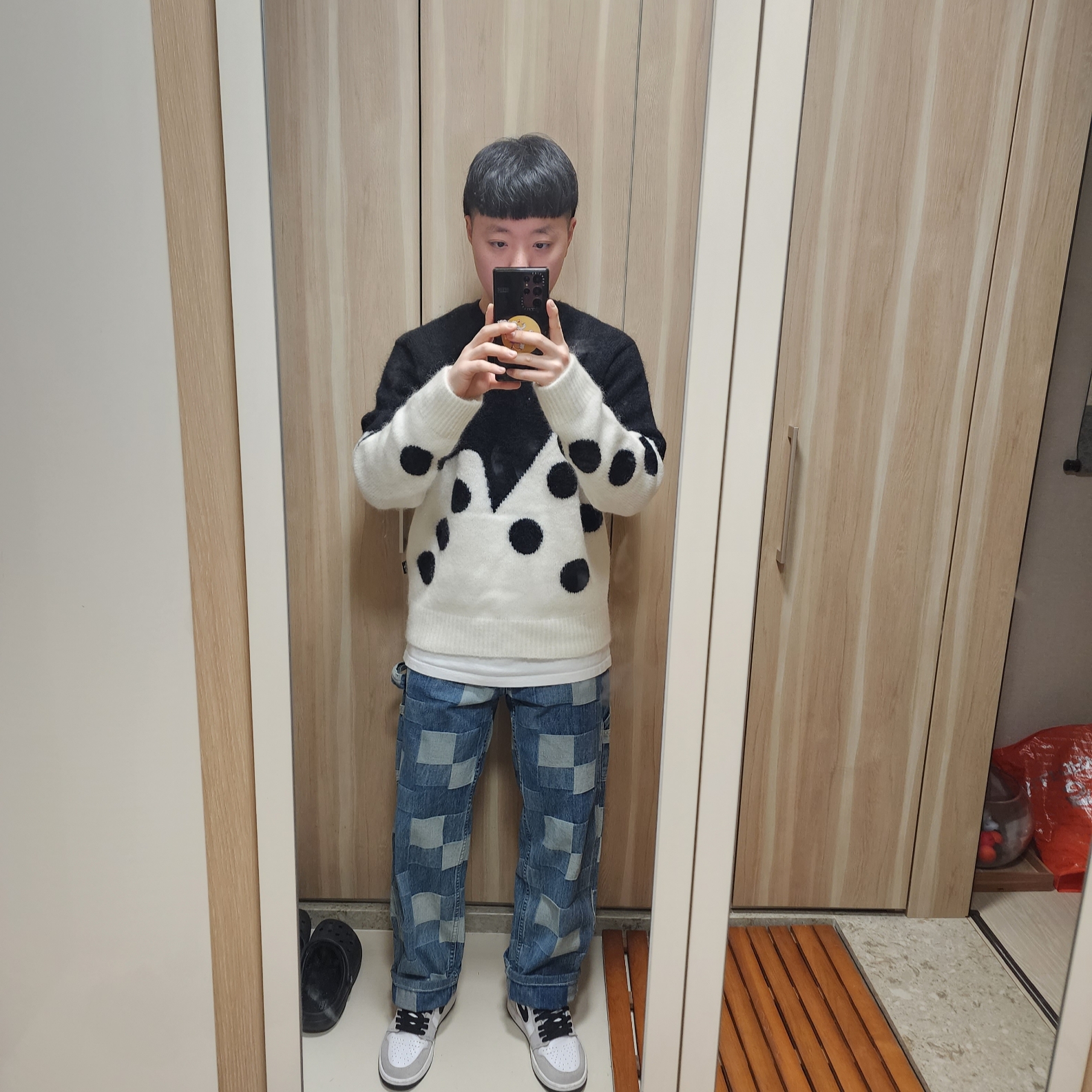 Stussy Dice Fuzzy Crew Black 착용 스타일 - 2