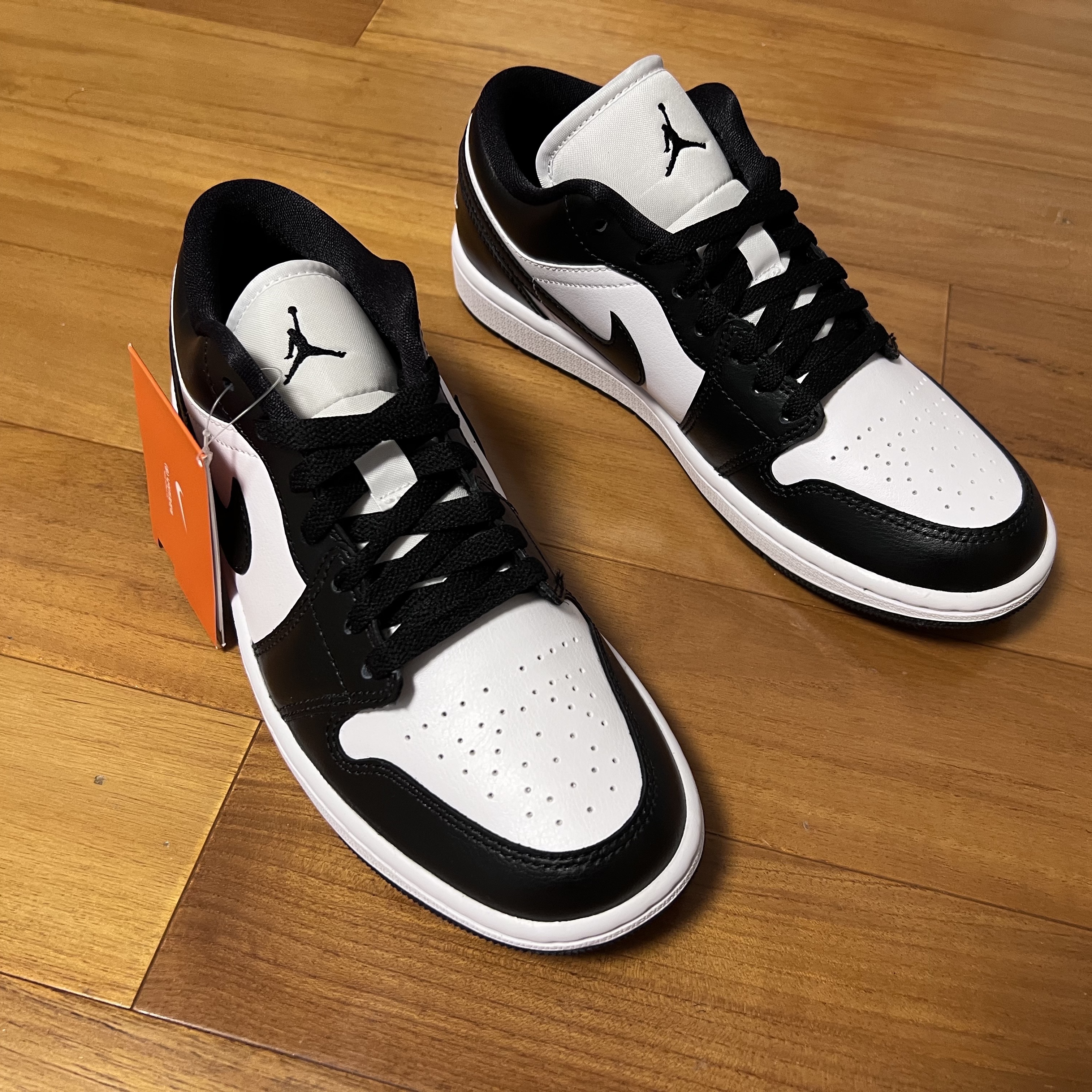 (W) Jordan 1 Low Black and White 착용 스타일