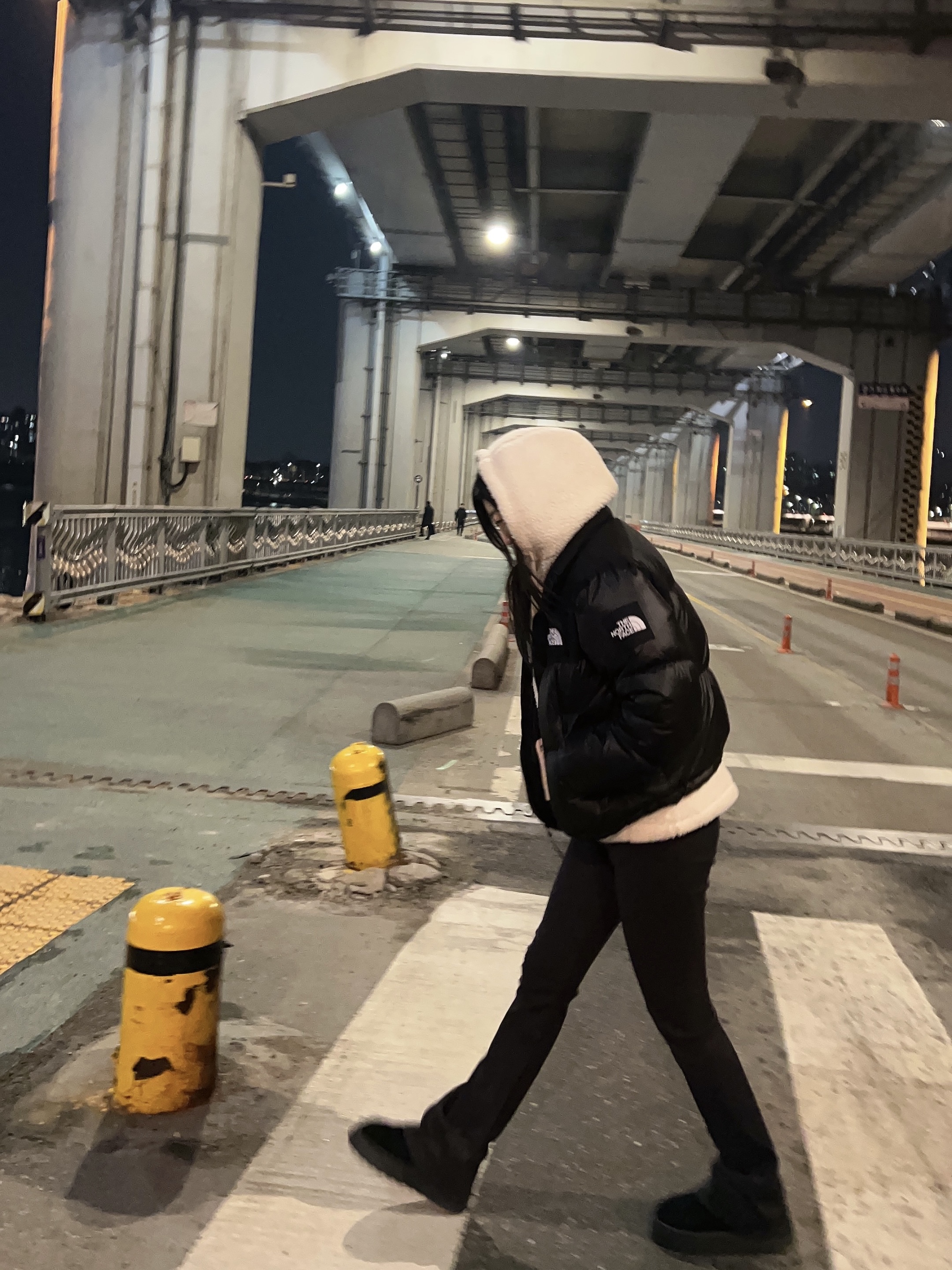 (W) The North Face White Label Novelty Nuptse Down Jacket Real Black, (W) The North Face White Label Novelty Nuptse Down Jacket Black 착용 스타일 - 4