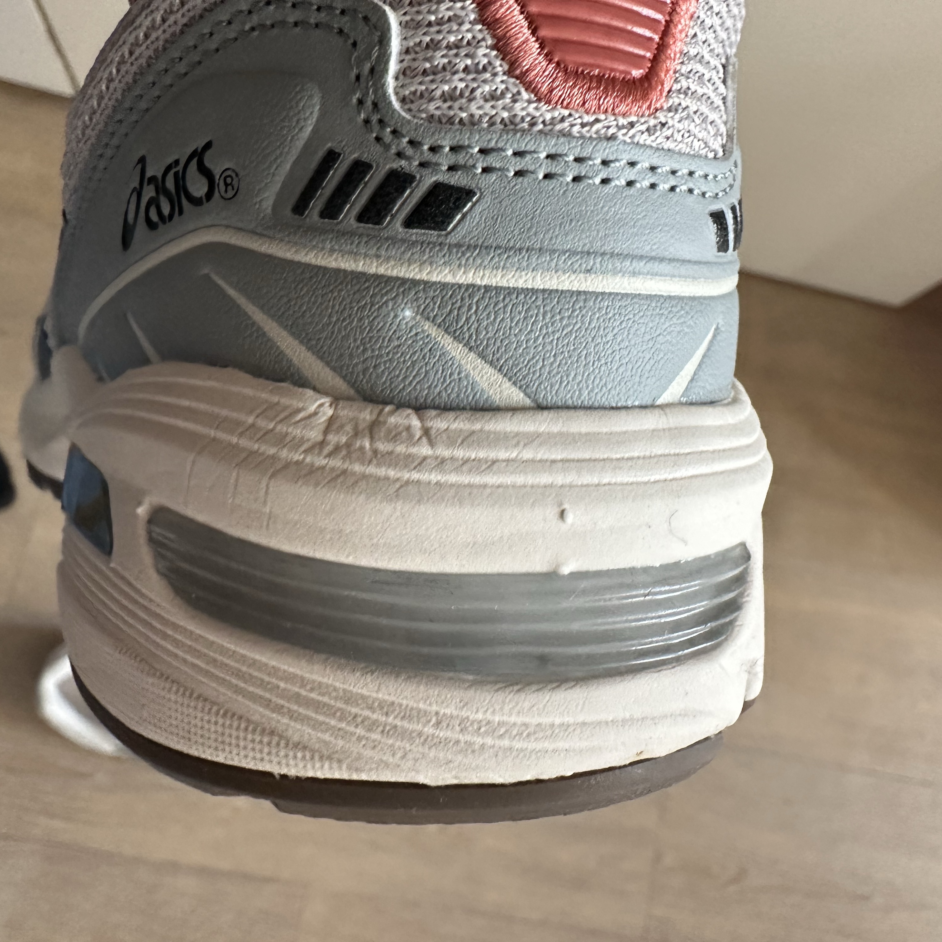 Asics Gel-1090 Blue Grey 착용 스타일 - 2