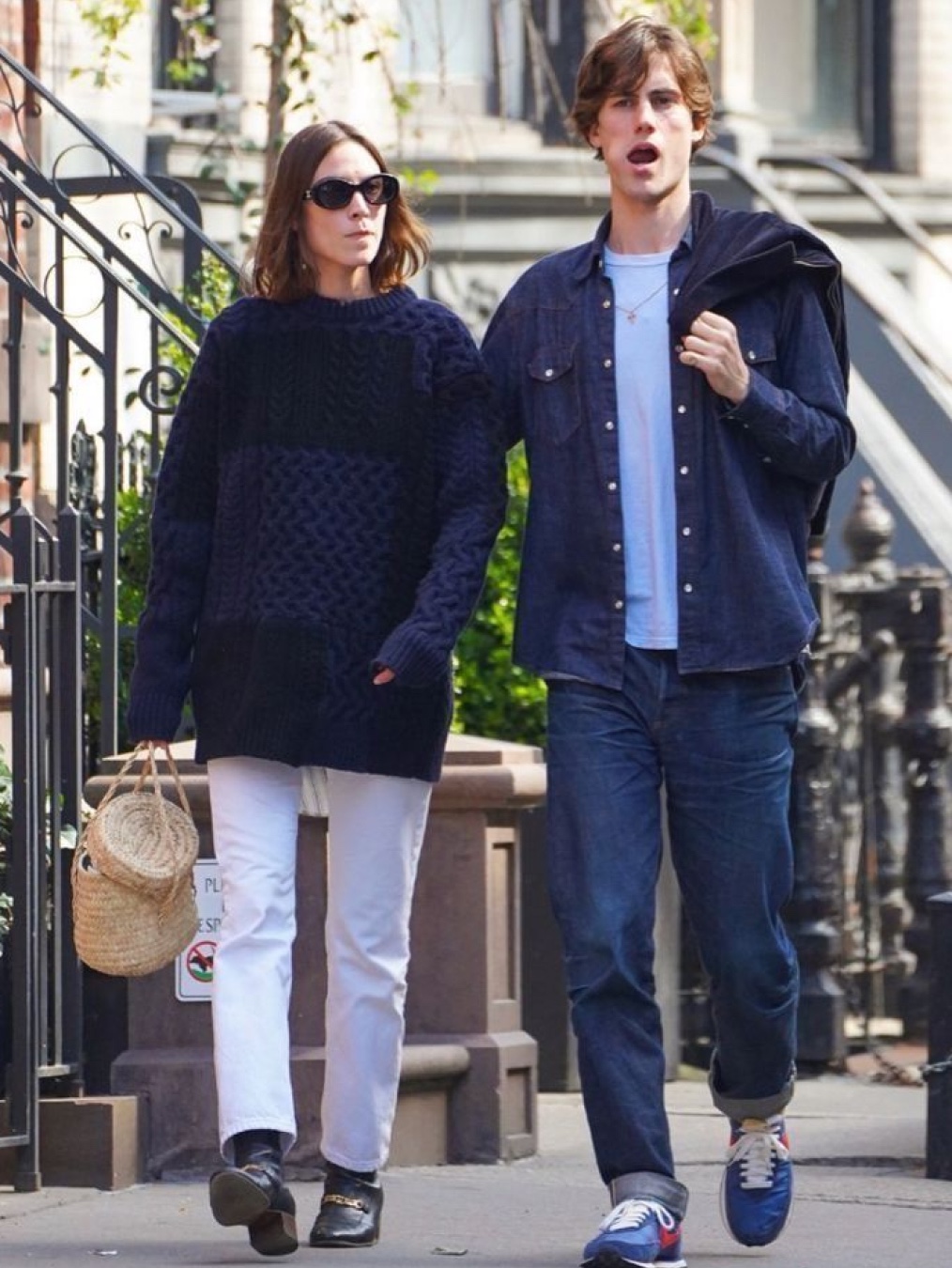 Celine Wiltern Baseball Cap in Cotton Black, Prada Re-Nylon Padded Jacket Black 착용 스타일 - 3