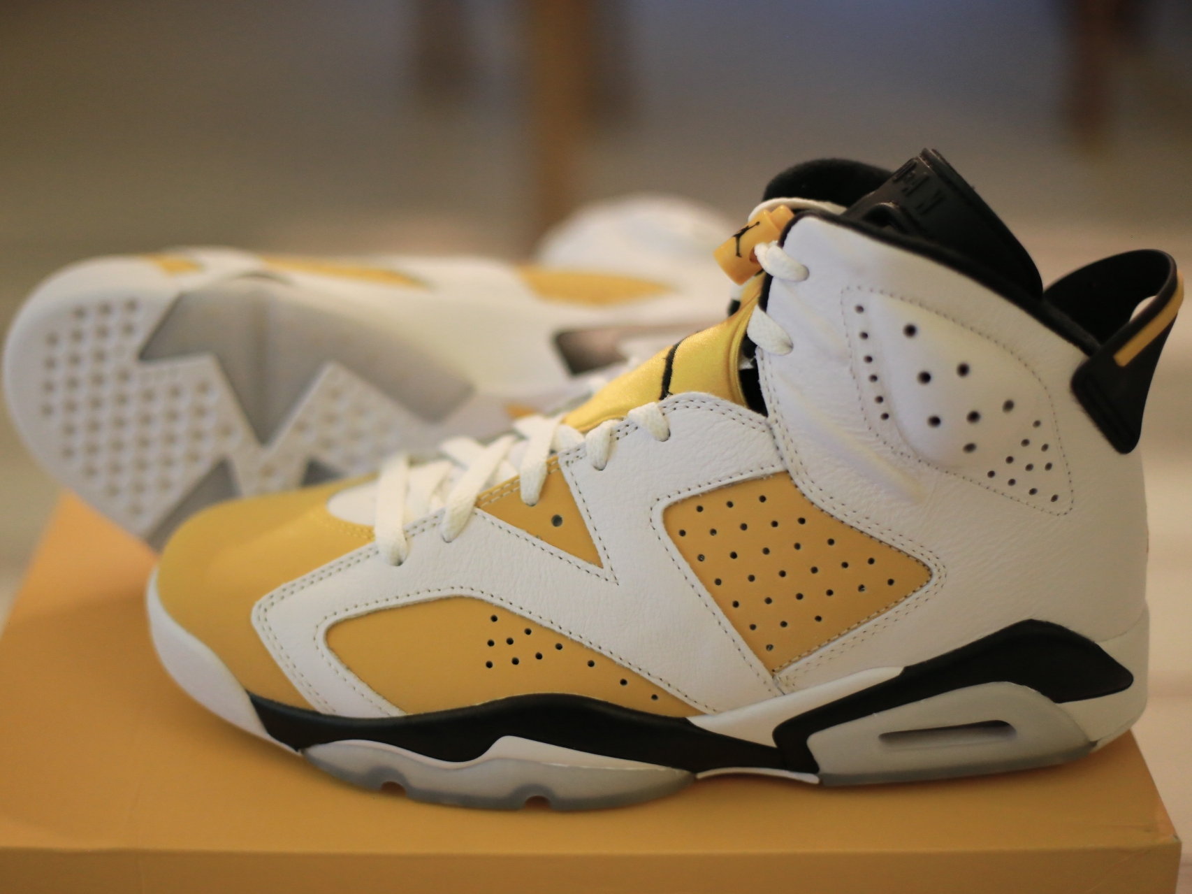 Jordan 6 Retro Yellow Ochre 착용 스타일 - 4