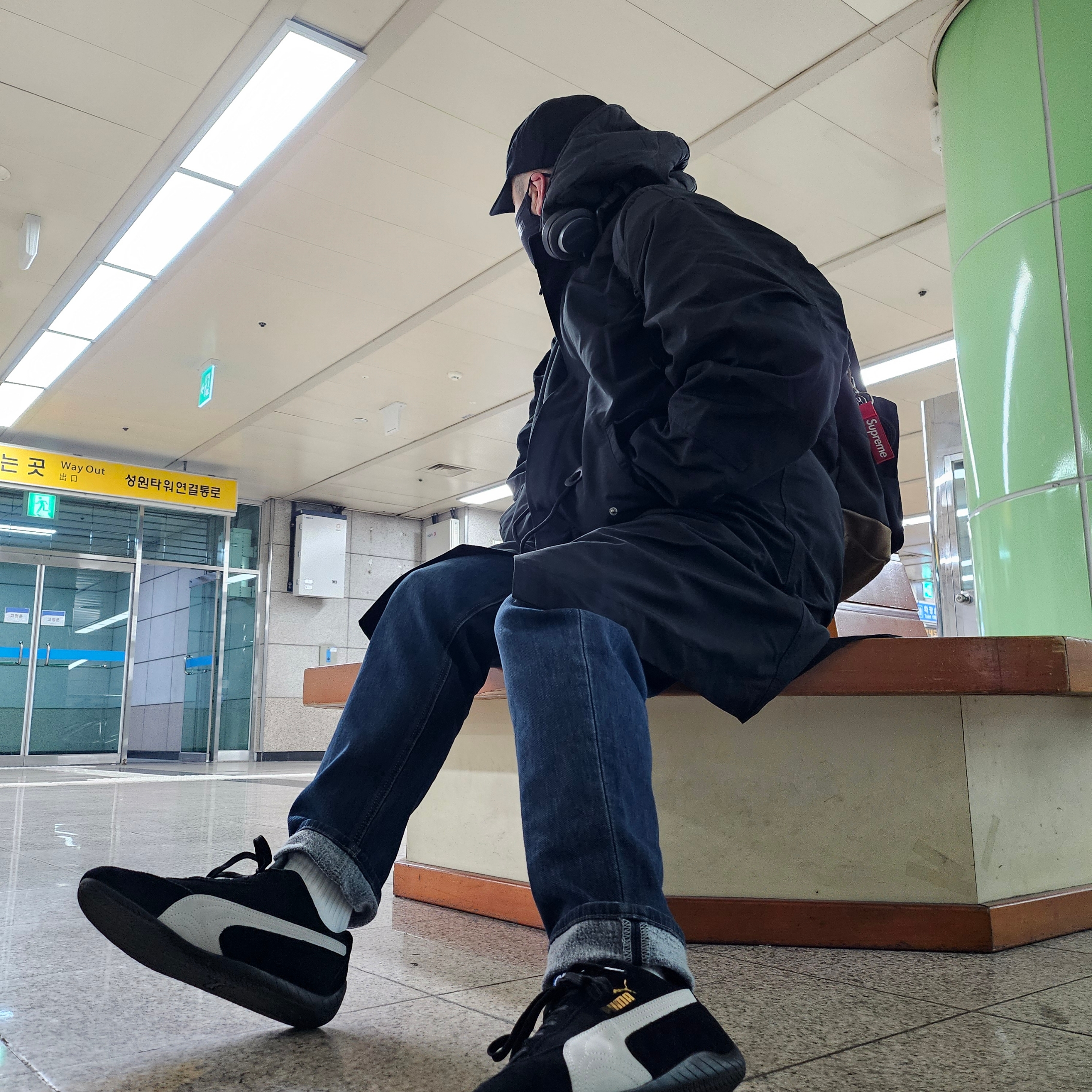Supreme Warm Up 6-Panel Black - 23FW, Puma Speedcat OG Sparco Black White 착용 스타일 - 2
