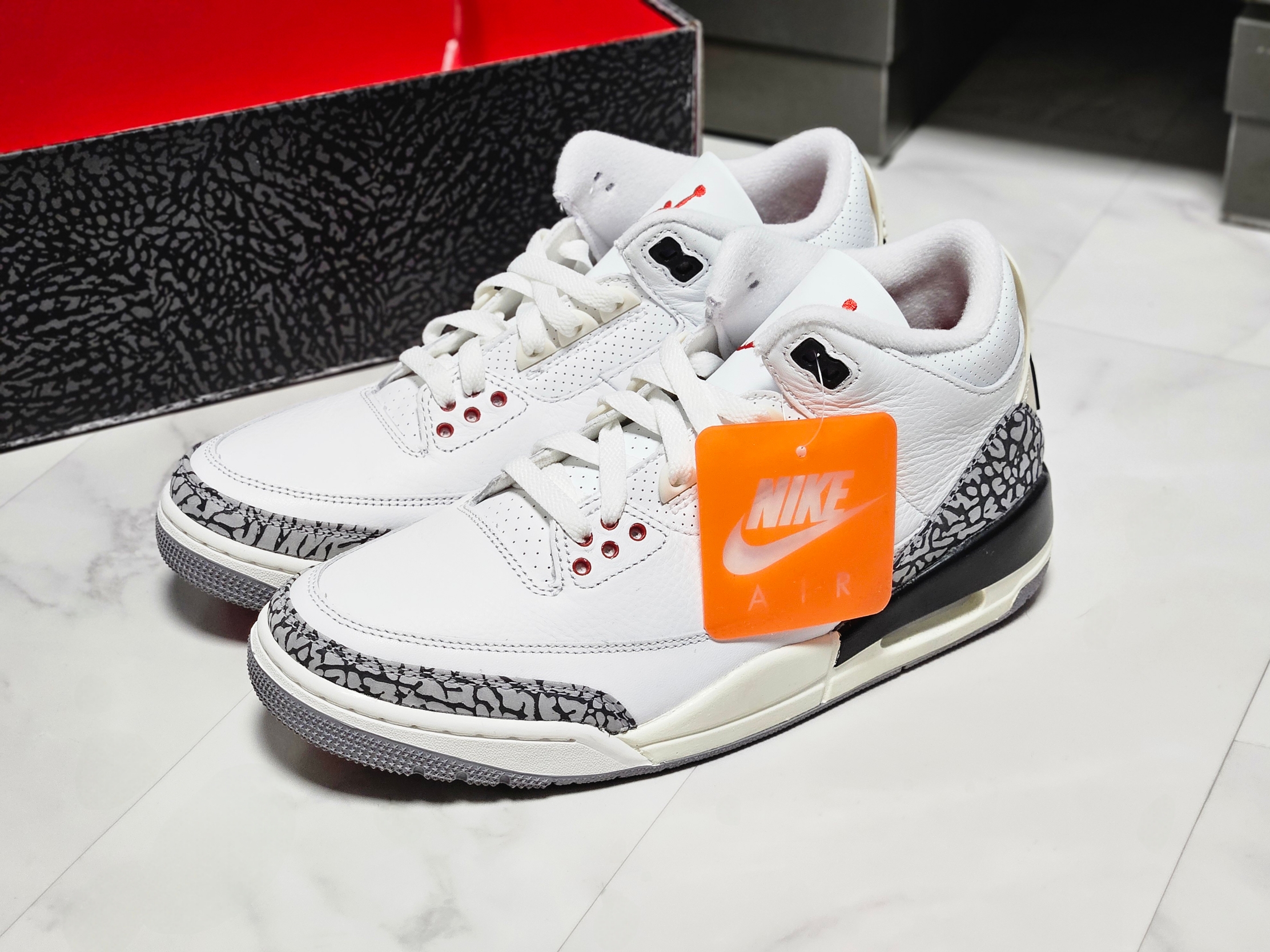 Jordan 3 Retro White Cement Reimagined 착용 스타일 - 9