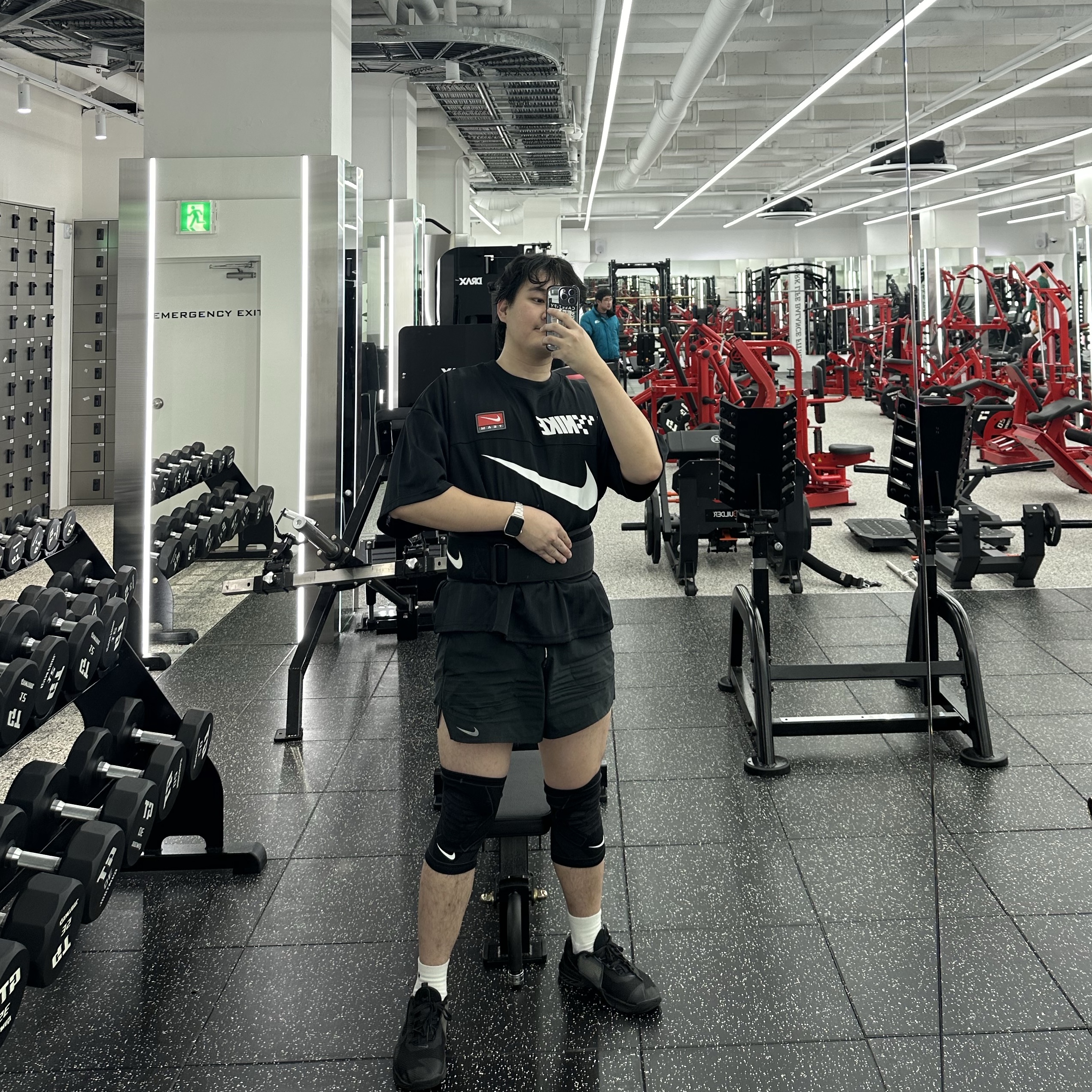 Nike NSW Trends Short Sleeve Top Sail Fur - Asia, Nike Dri-Fit Run Division Flex Stride 5 Inch Running Shorts Black - US/EU 착용 스타일