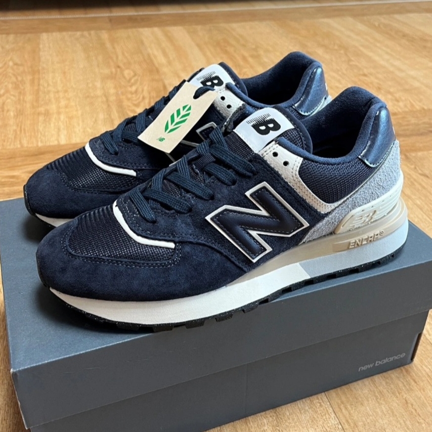 New Balance 574 Legacy Navy 착용 스타일