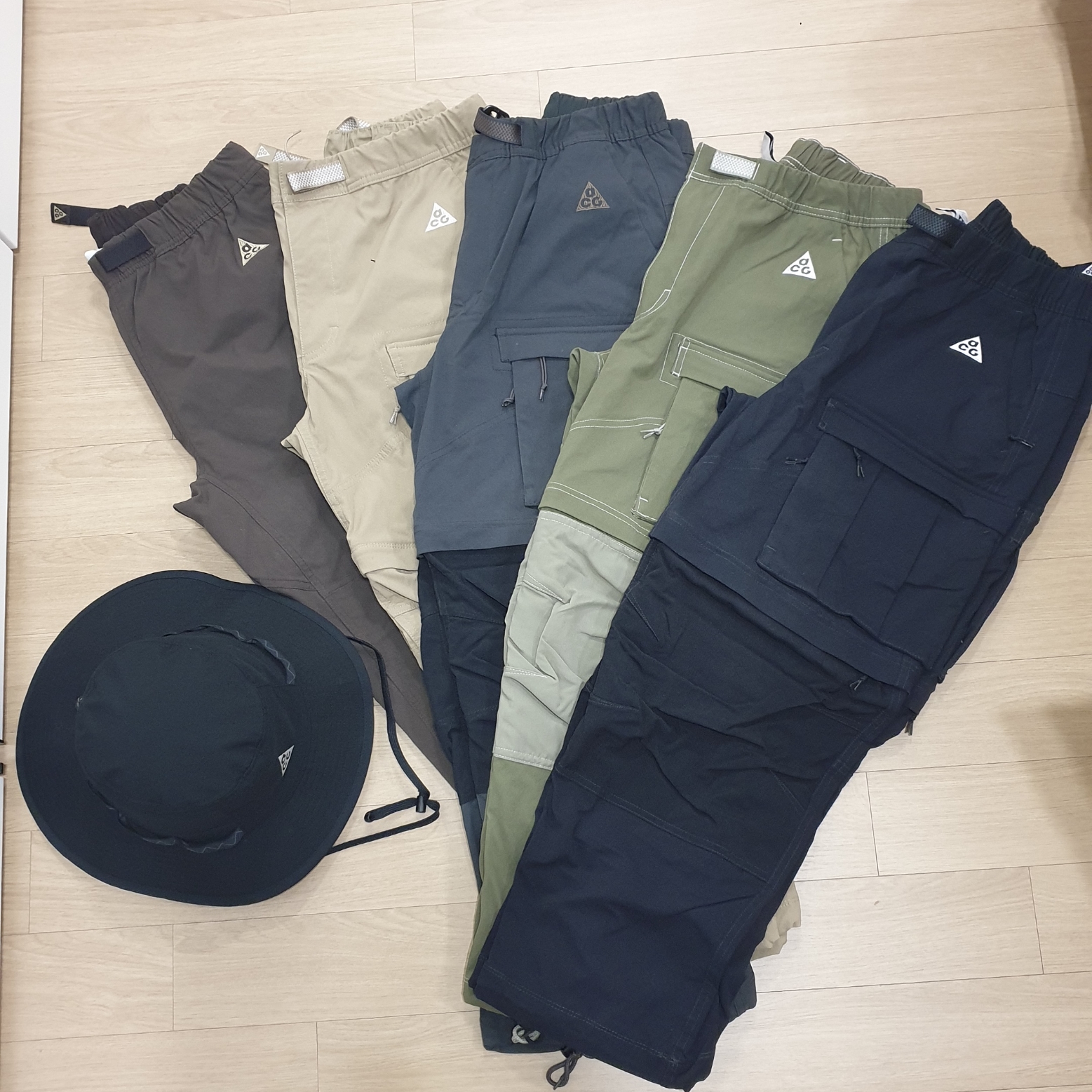 Nike ACG Smith Summit Cargo Pants Medium Olive - Asia, Nike ACG Smith Summit Cargo Pants Dark Smoke Grey - Asia 착용 스타일