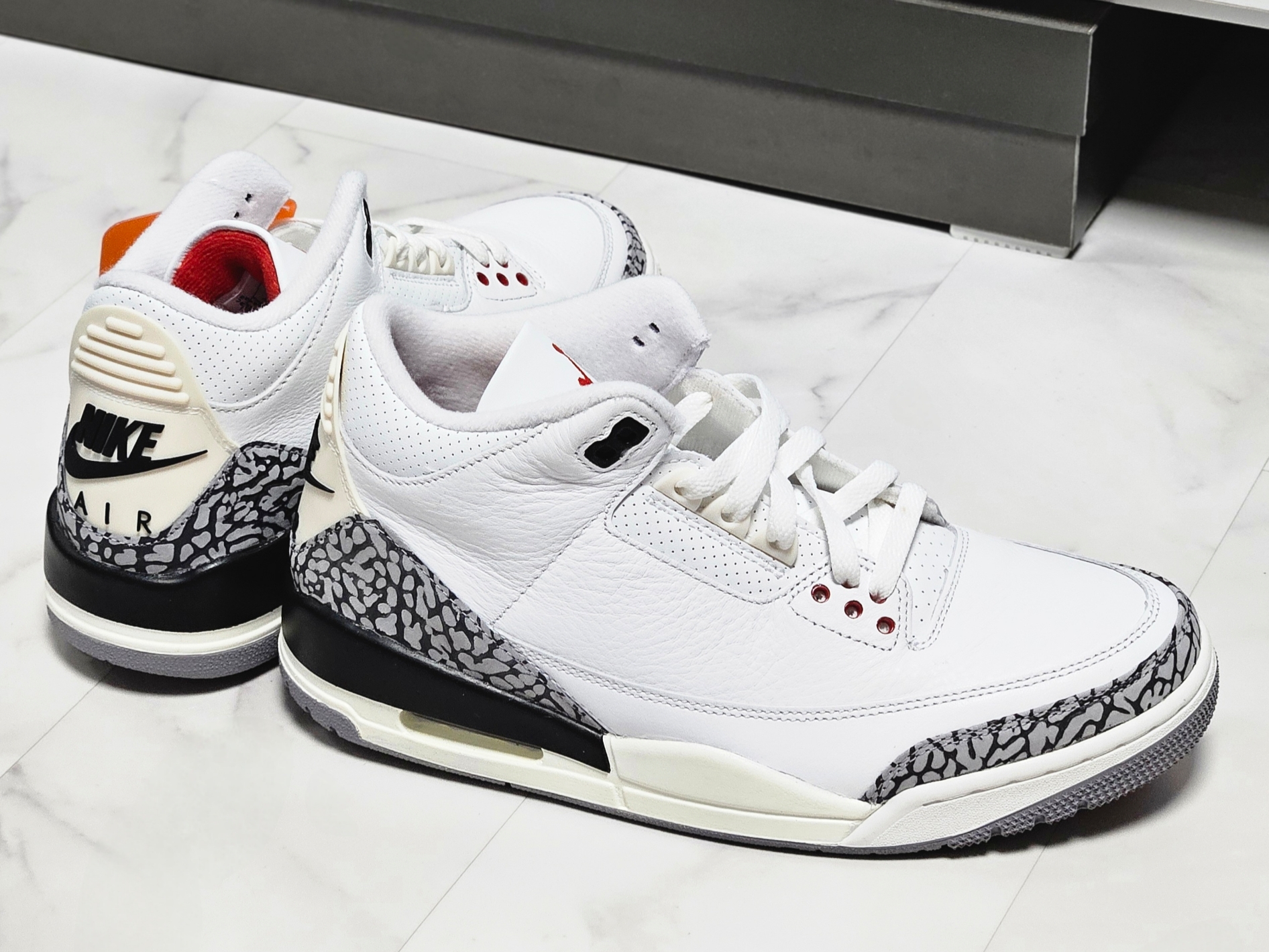 Jordan 3 Retro White Cement Reimagined 착용 스타일 - 1