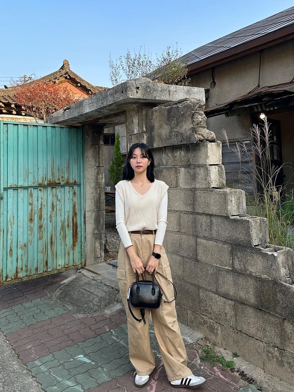 Nieeh Women Square Bag Mini Black, Nieeh Women Square Bag Mini Cream 착용 스타일
