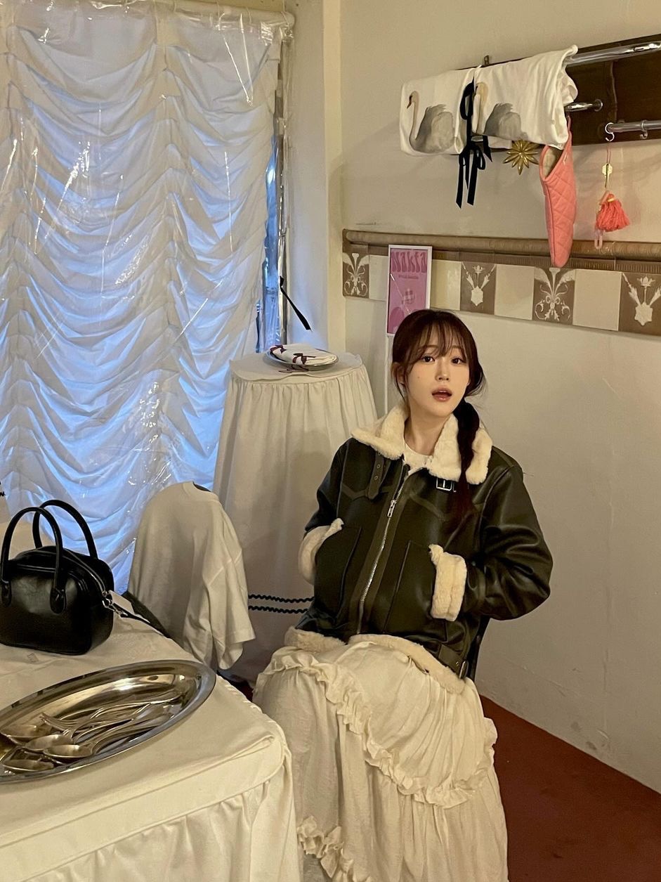 Nieeh Women Square Bag Mini Black, Nieeh Women Square Bag Mini Cream 착용 스타일
