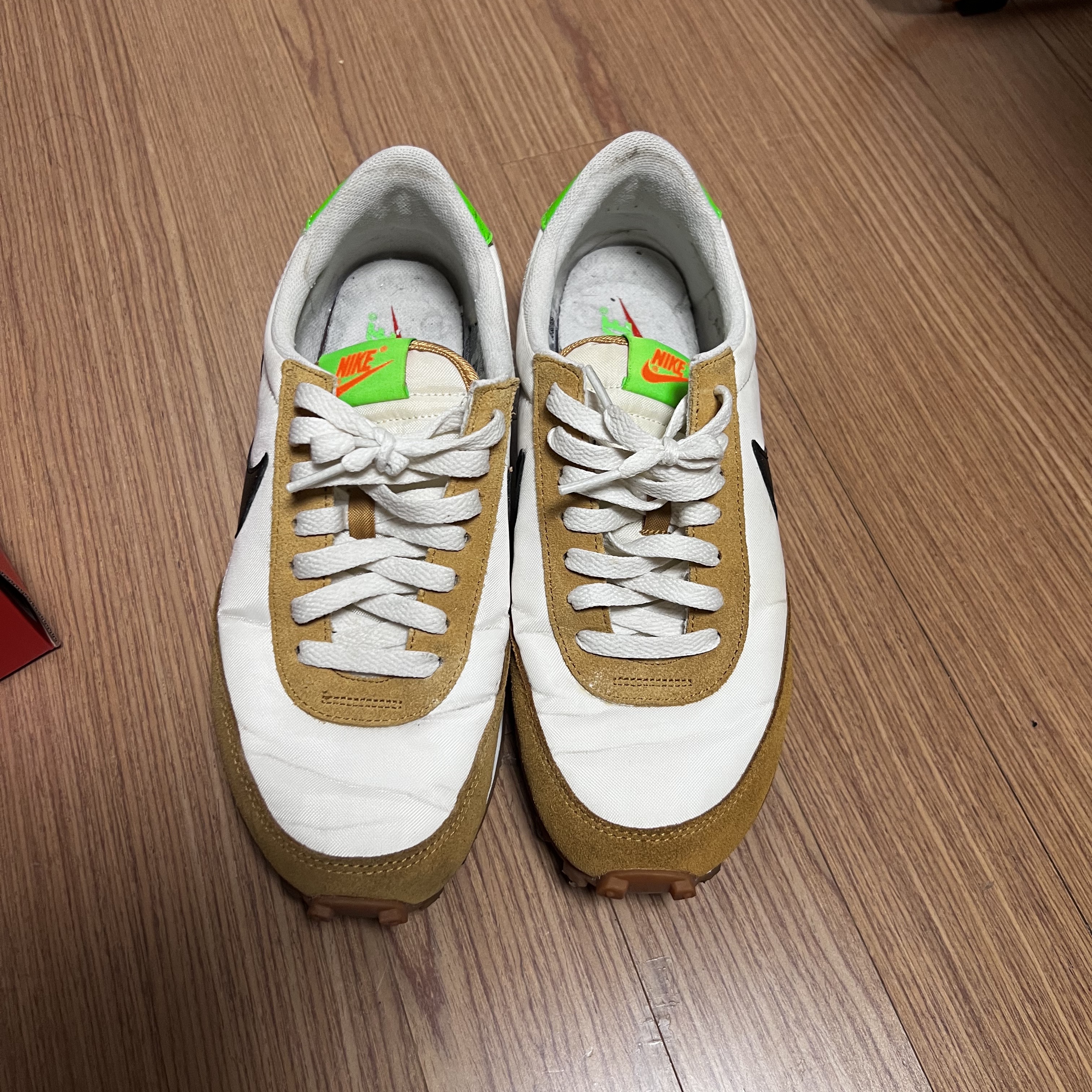 (W) Nike Daybreak Wheat 착용 스타일