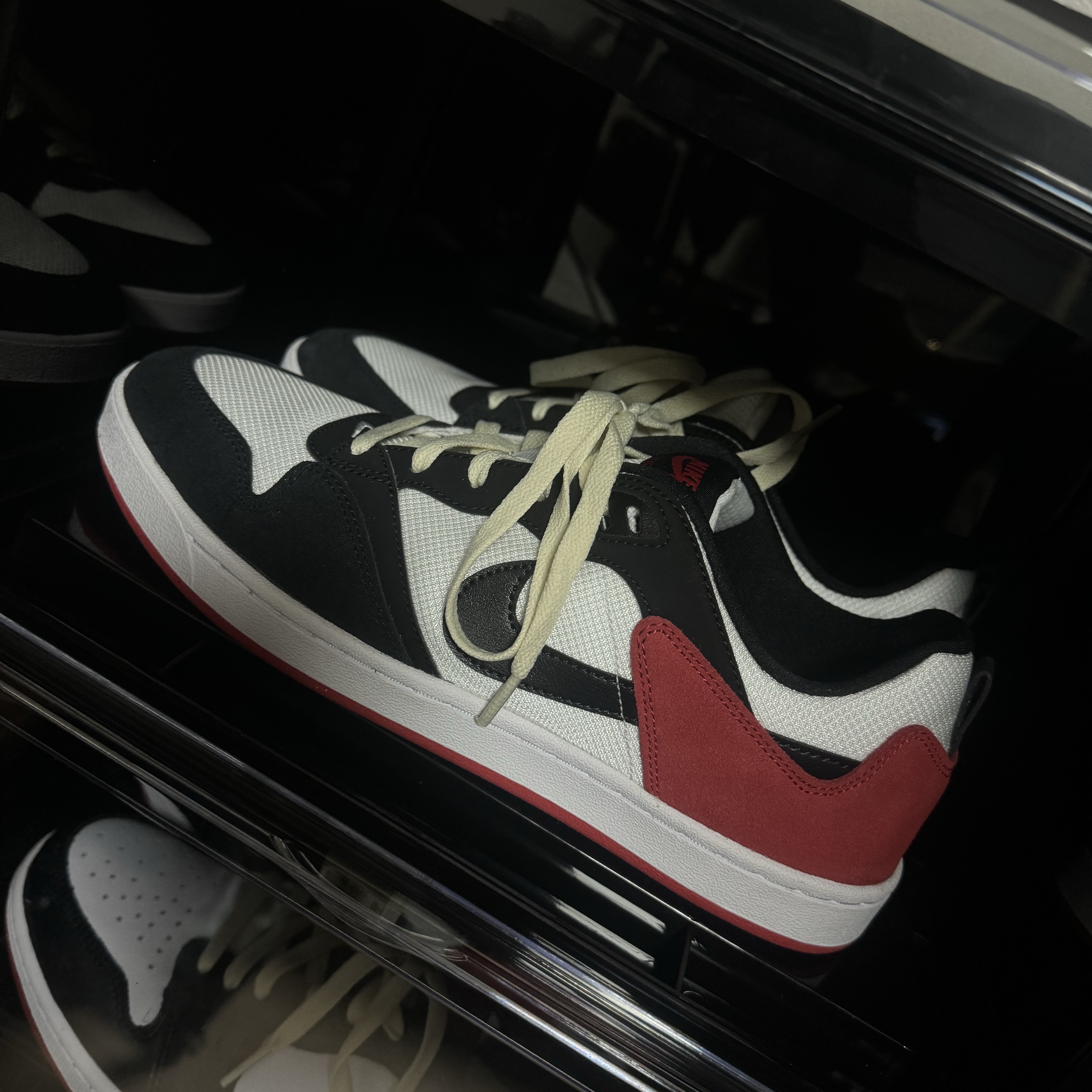 Nike SB Alleyoop University Red 착용 스타일