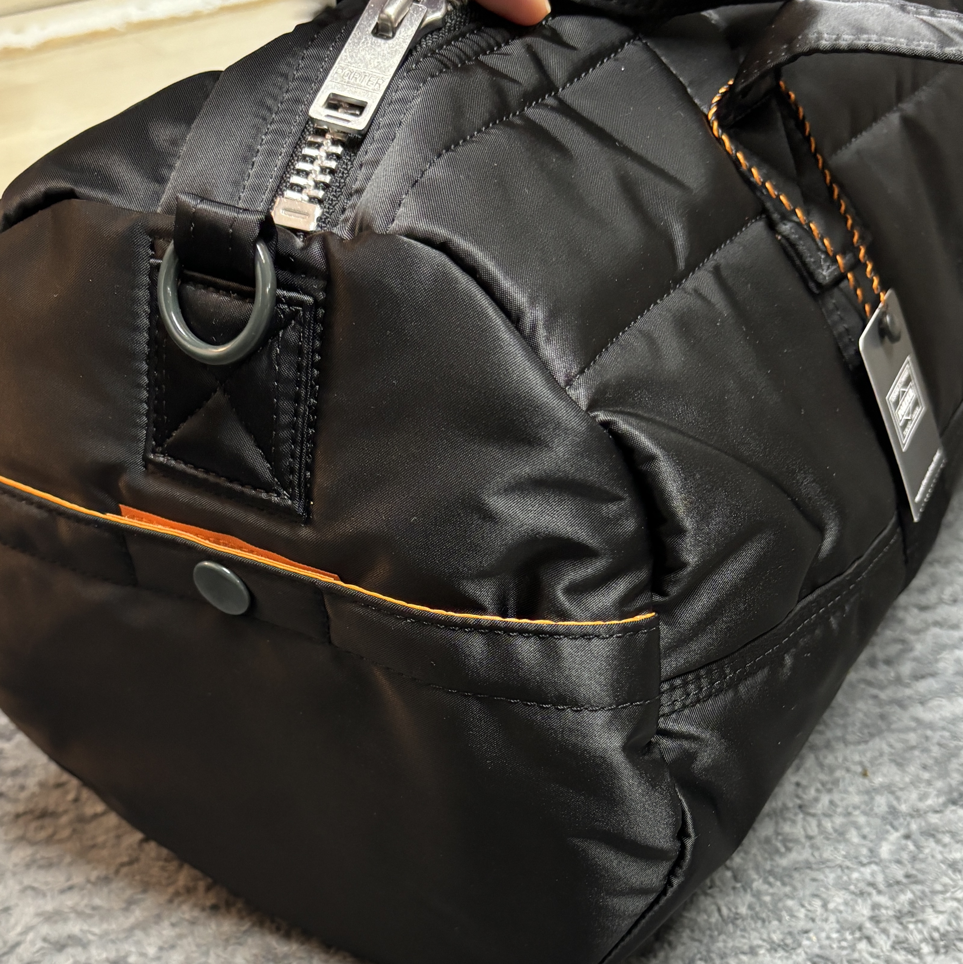 Porter Tanker 2Way Duffle Bag S Black 착용 스타일 - 1
