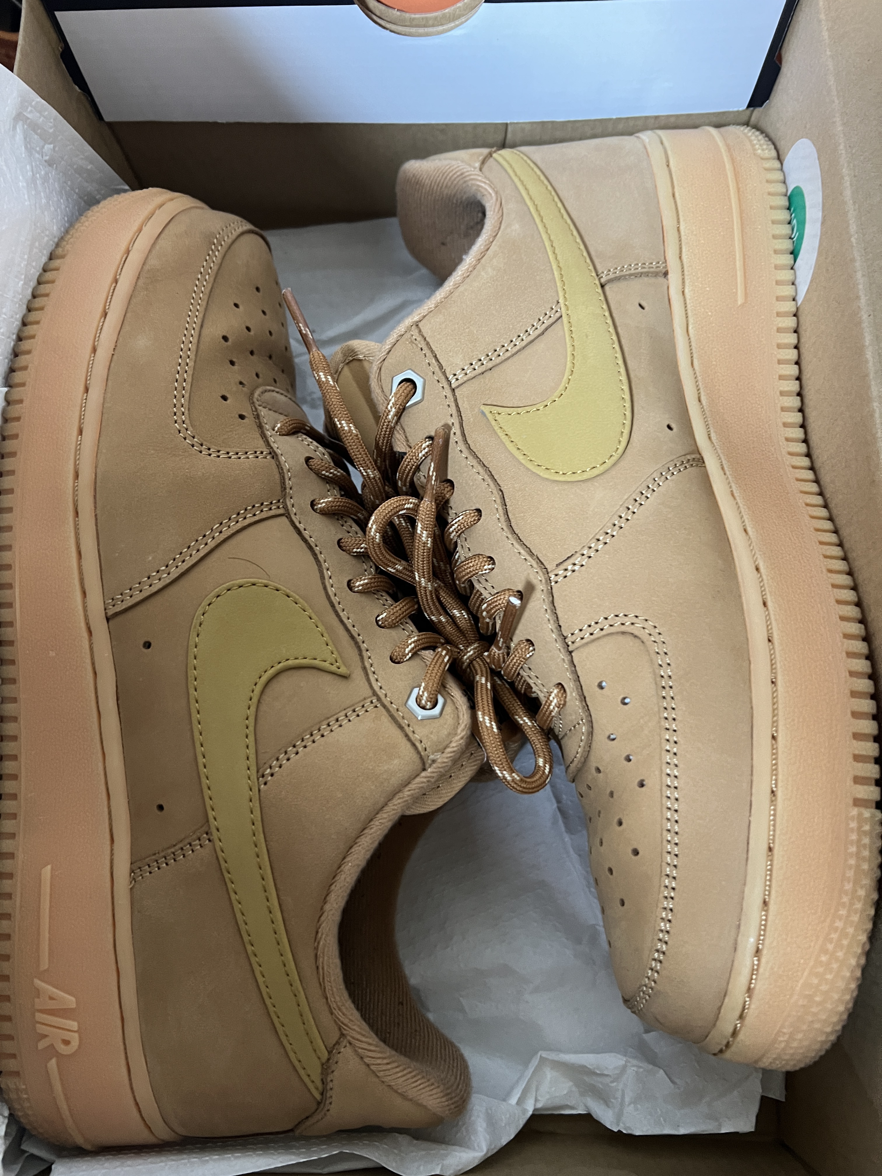 Nike Air Force 1 '07 WB Flax 착용 스타일
