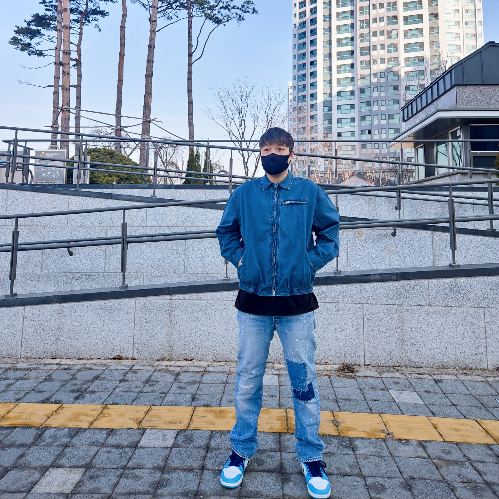 조던 1 로우 다크 파우더 블루 착용 스타일