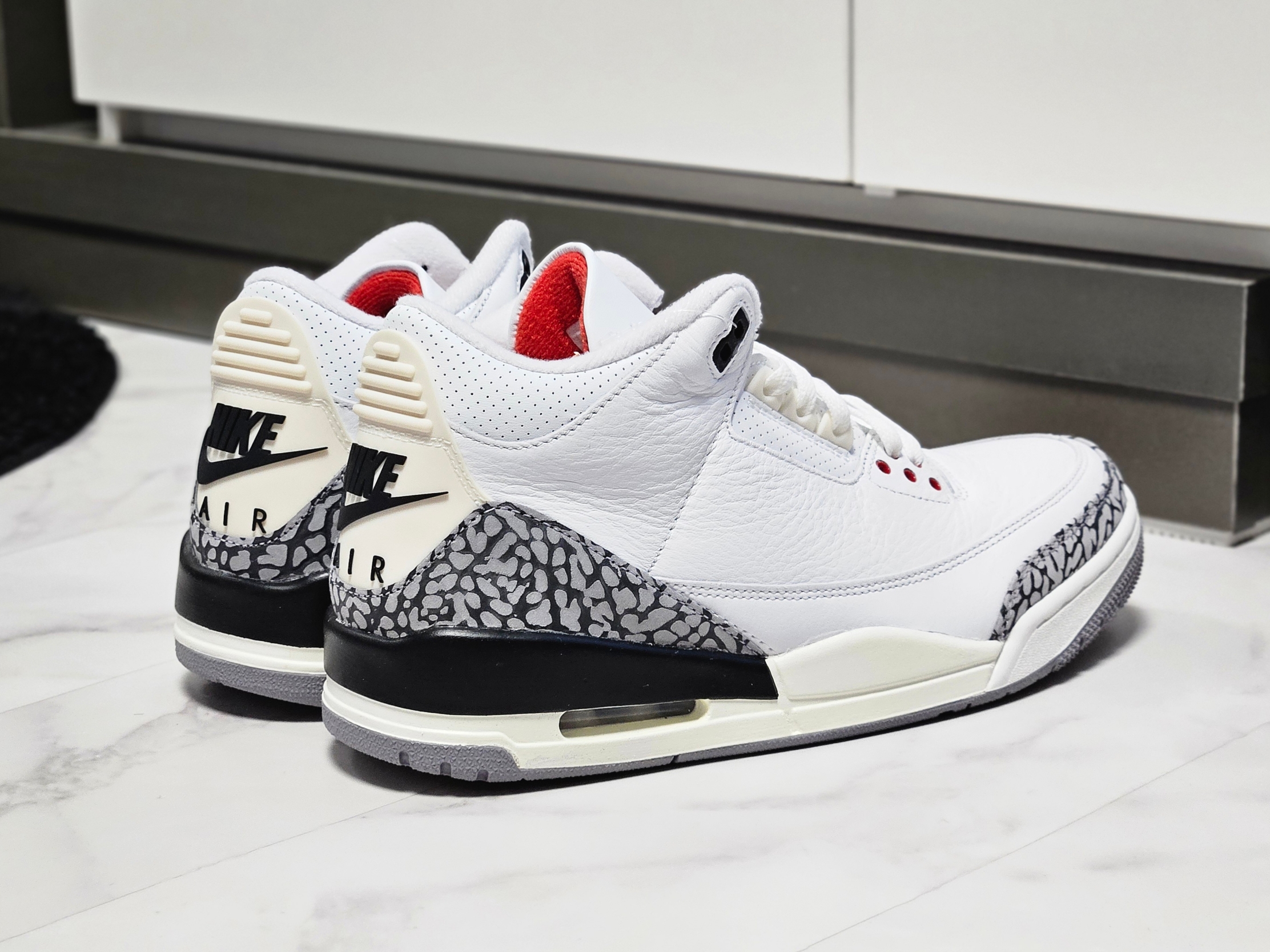 Jordan 3 Retro White Cement Reimagined 착용 스타일 - 7
