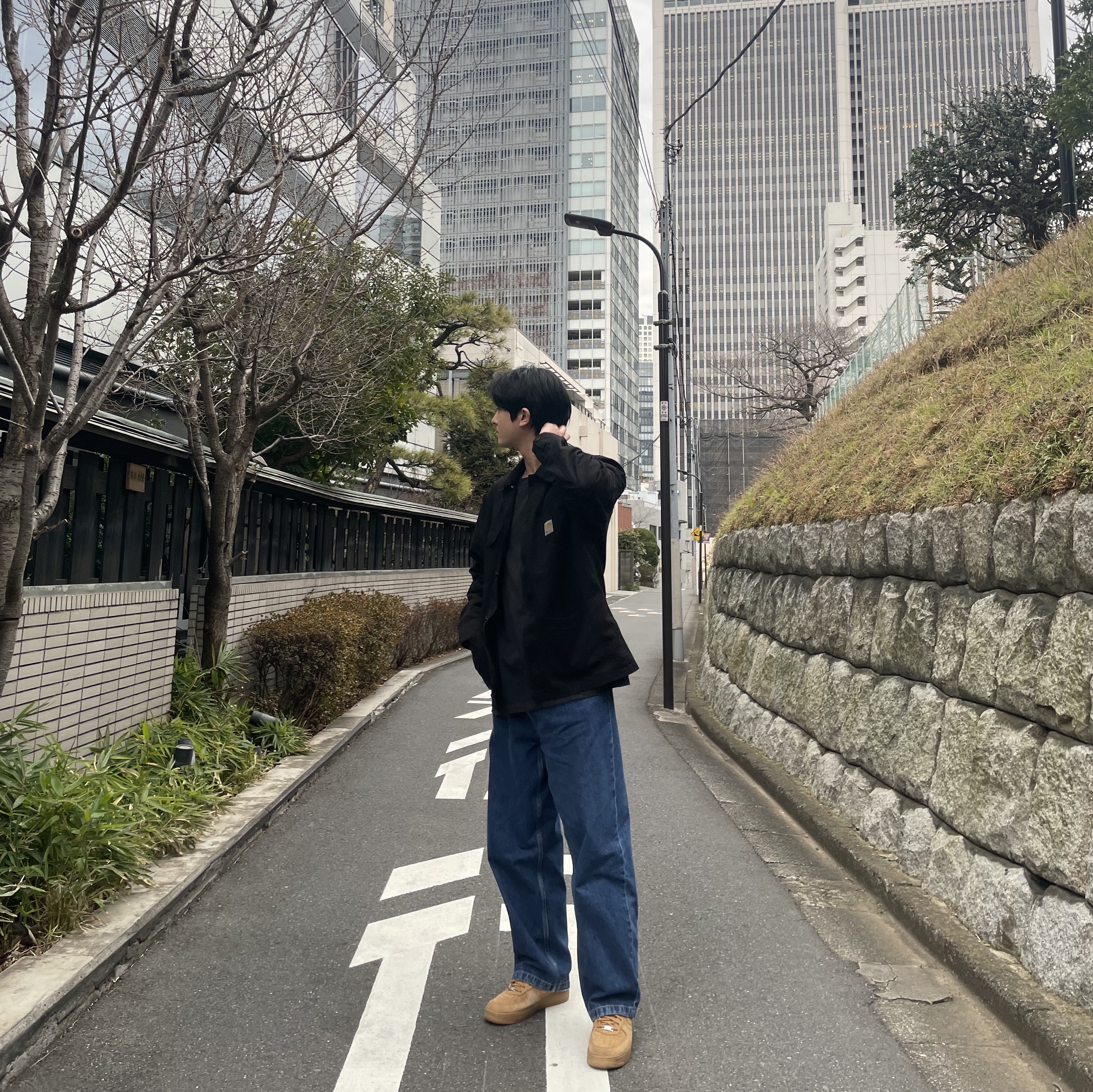 Nike x Supreme Air Force 1 Low Flax, Carhartt WIP Brandon Pants Blue Stone Washed 착용 스타일