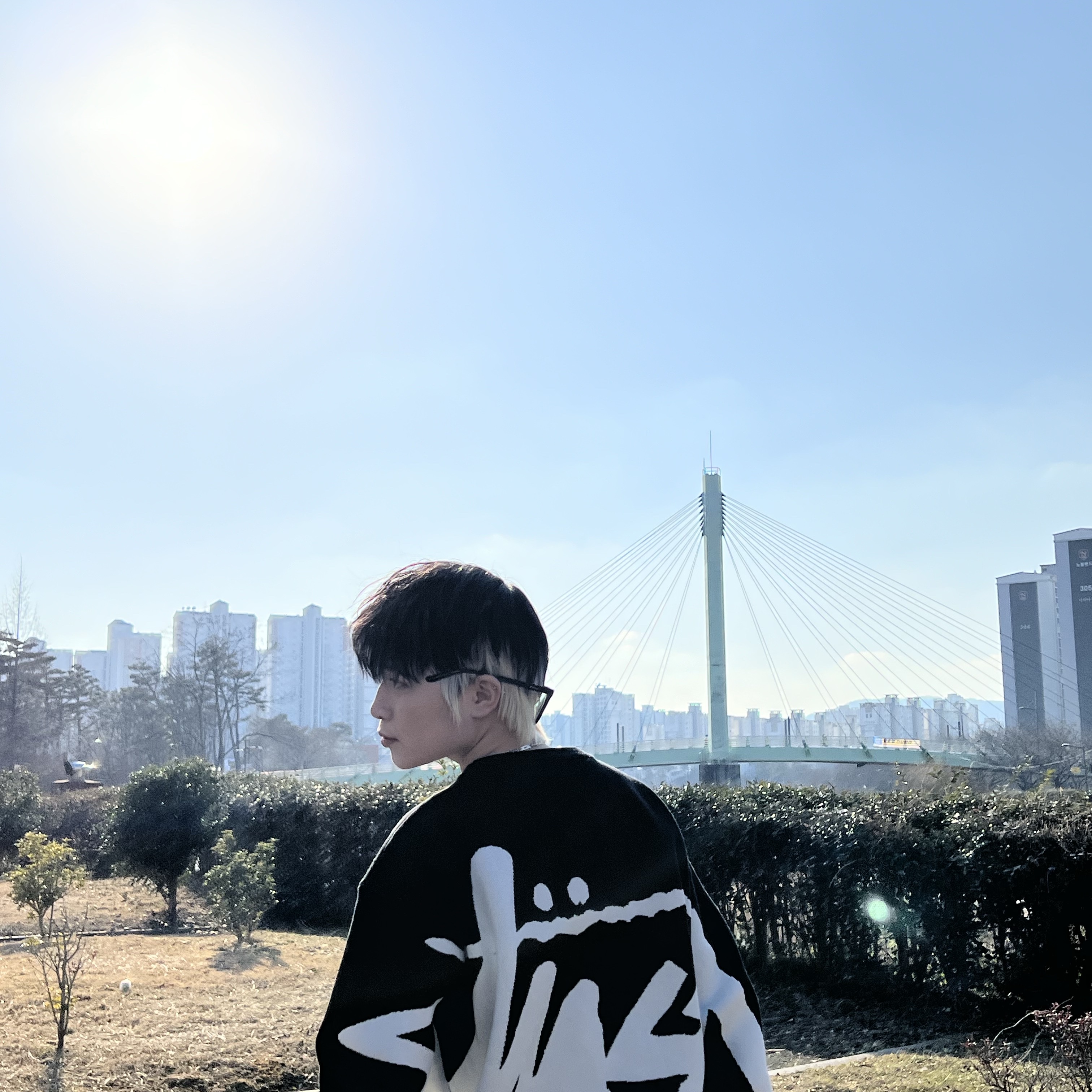 Stussy Stock Sweater Black, Converse Run Star Legacy CX Future Comfort Black 착용 스타일 - 1