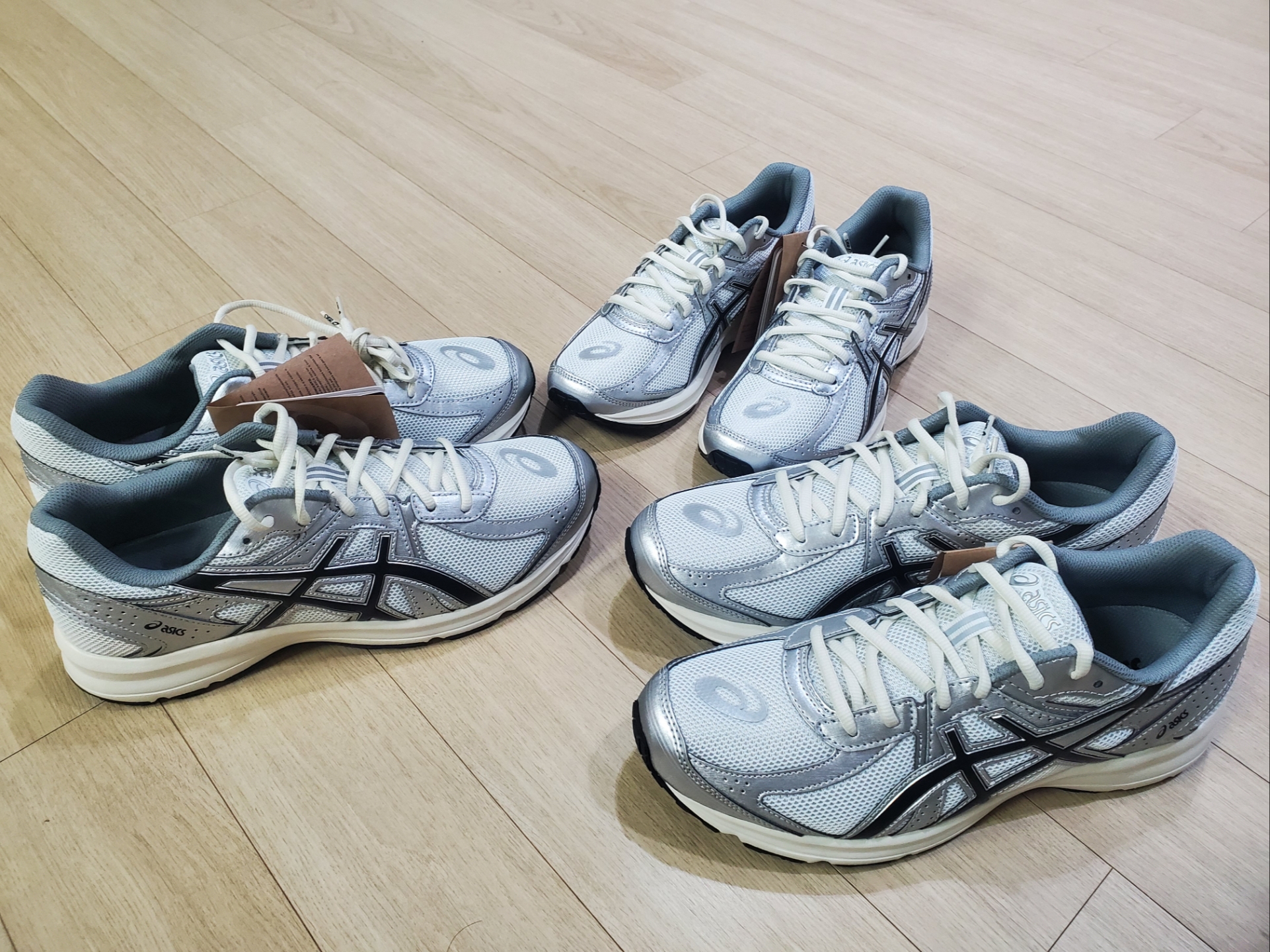 Asics Jog 100 S White Black - 2E Wide 착용 스타일