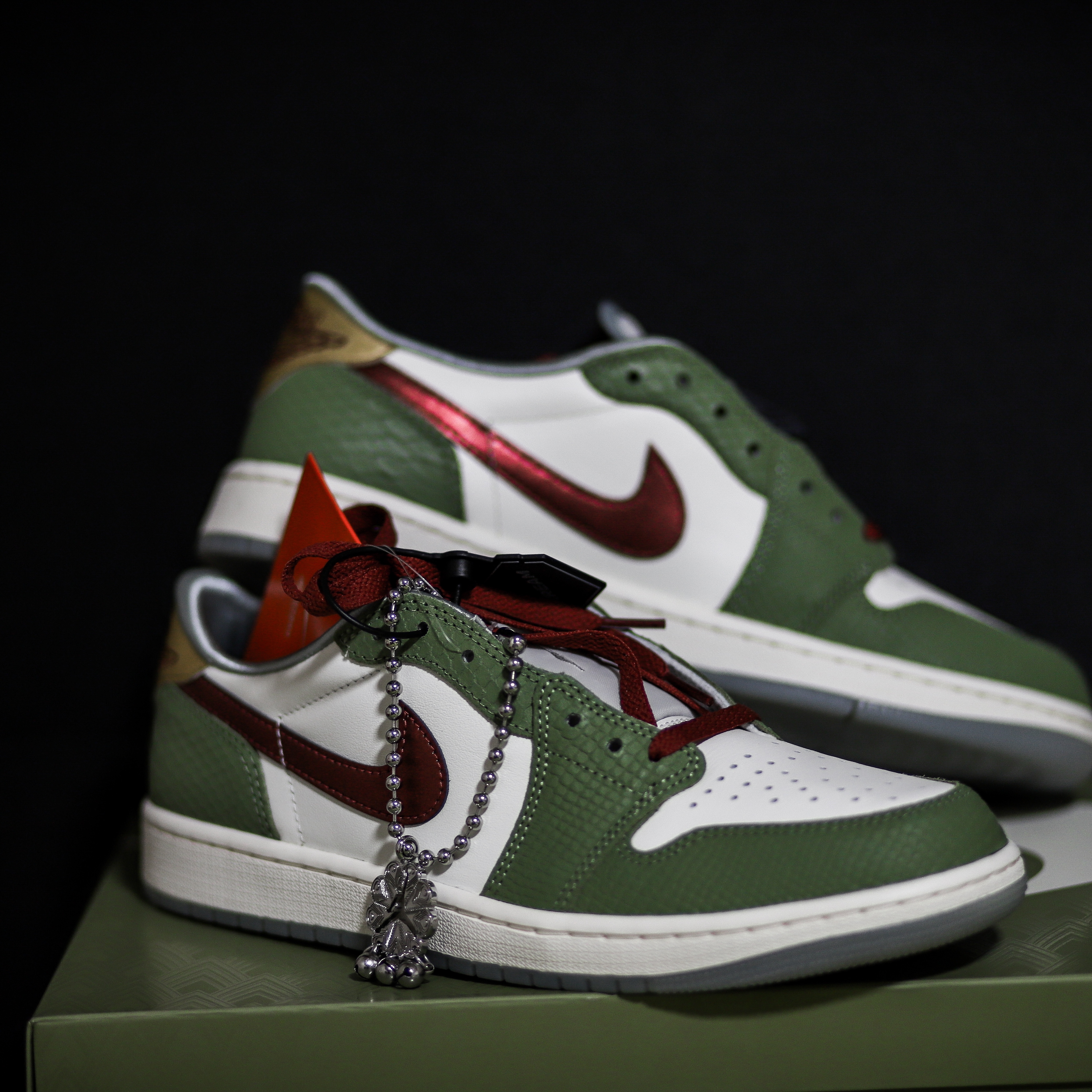 Jordan 1 Retro Low OG Chinese New Year 착용 스타일 - 1