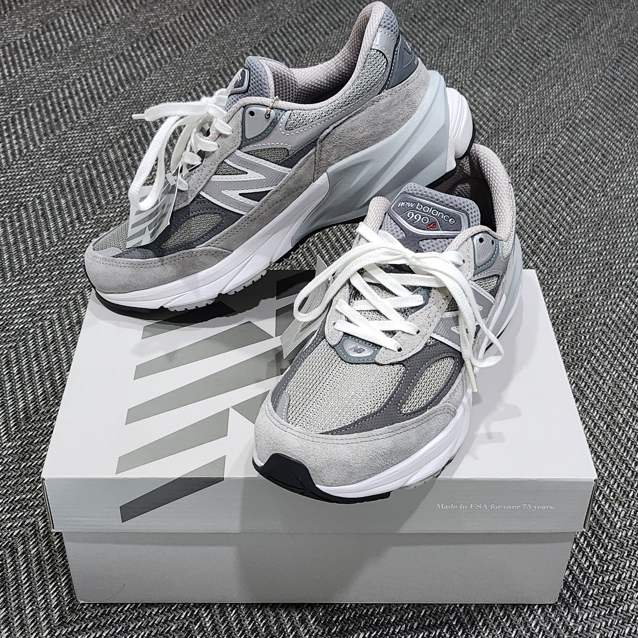 New Balance 990v6 Made in USA Grey - D Standard 착용 스타일 - 2