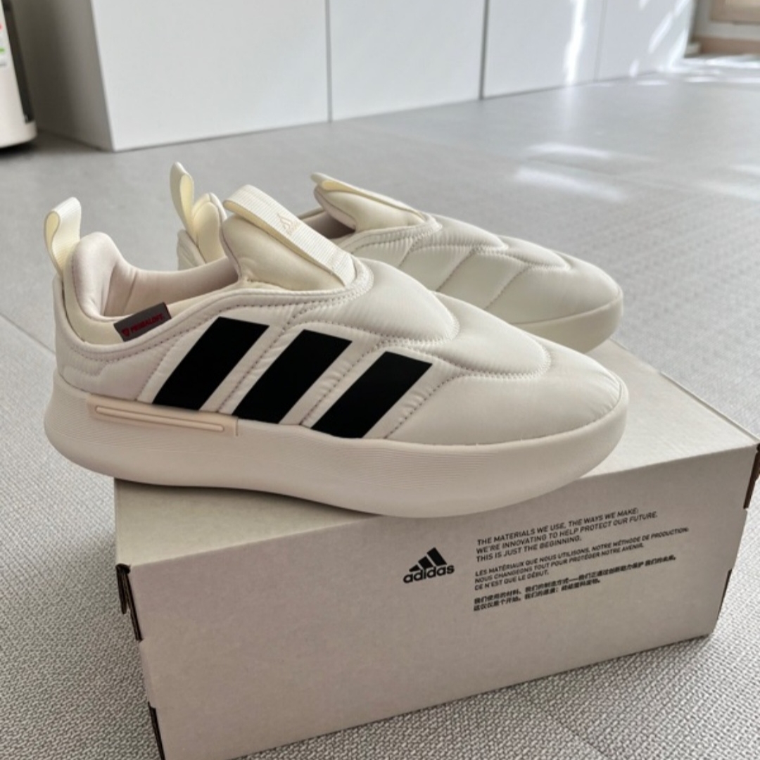 Adidas Adipuff Off White Core Black 착용 스타일