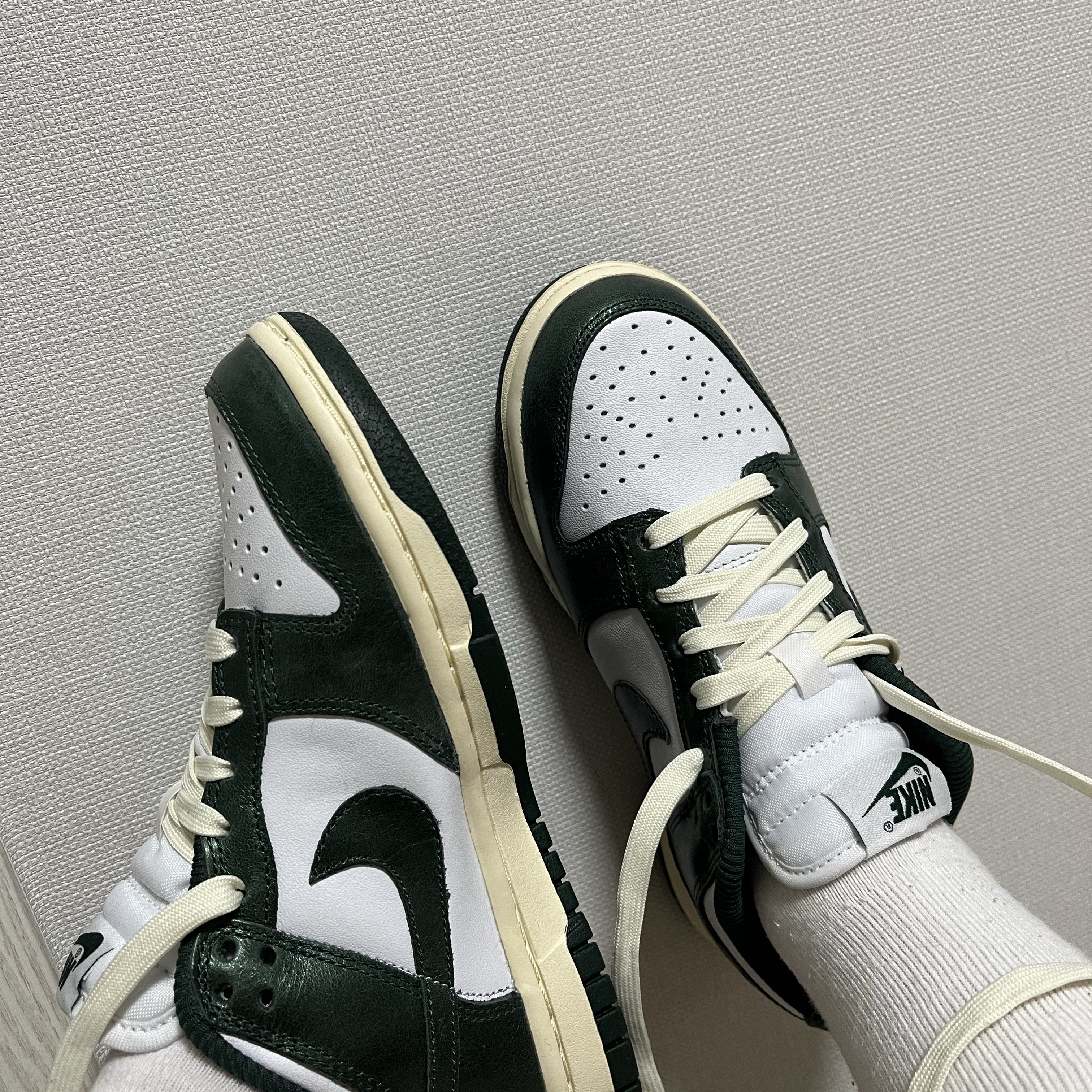 (W) Nike Dunk Low Vintage Green 착용 스타일