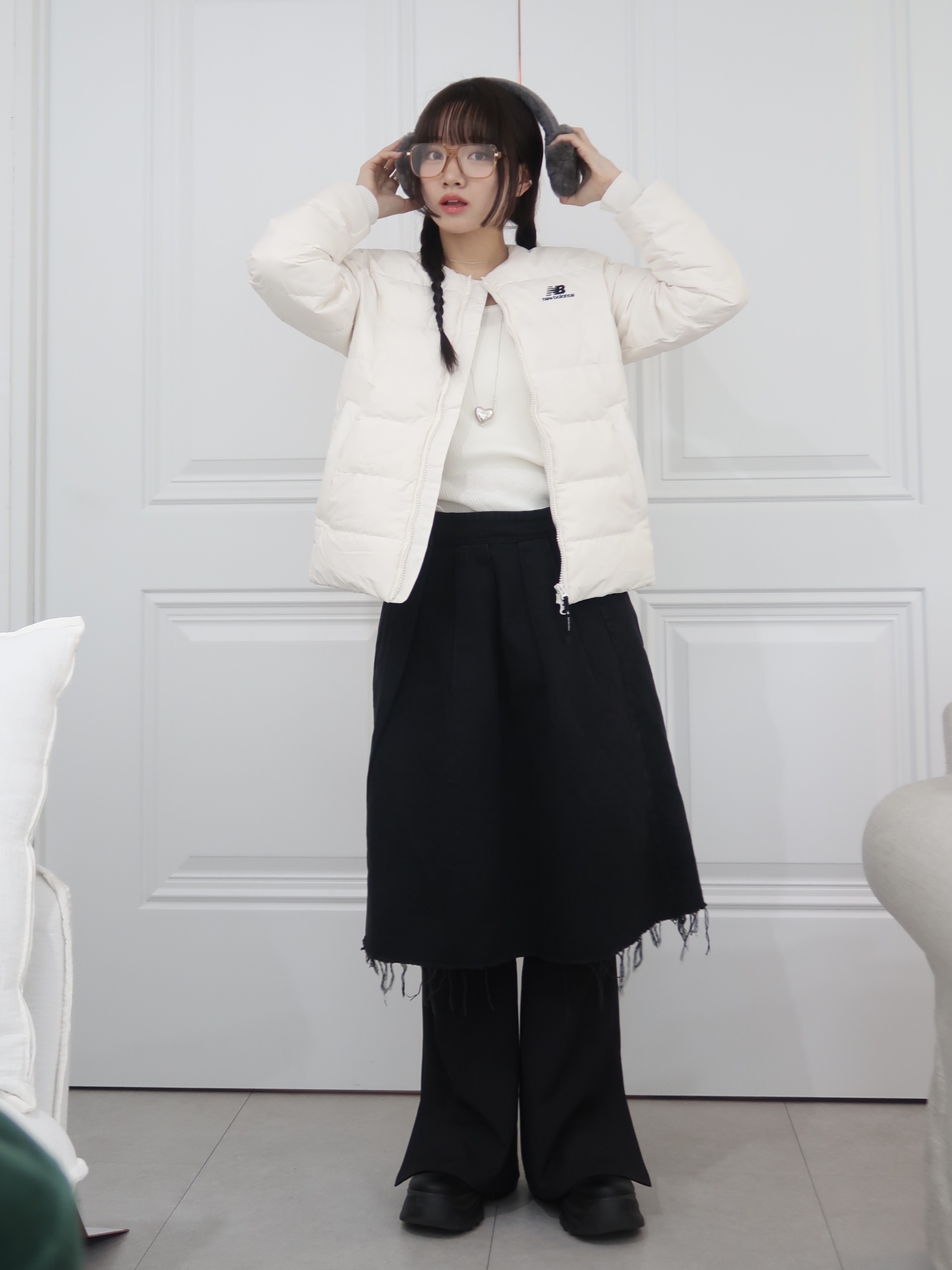 (W) UGG Embroidered Logo Earmuff Metal 착용 스타일 - 2