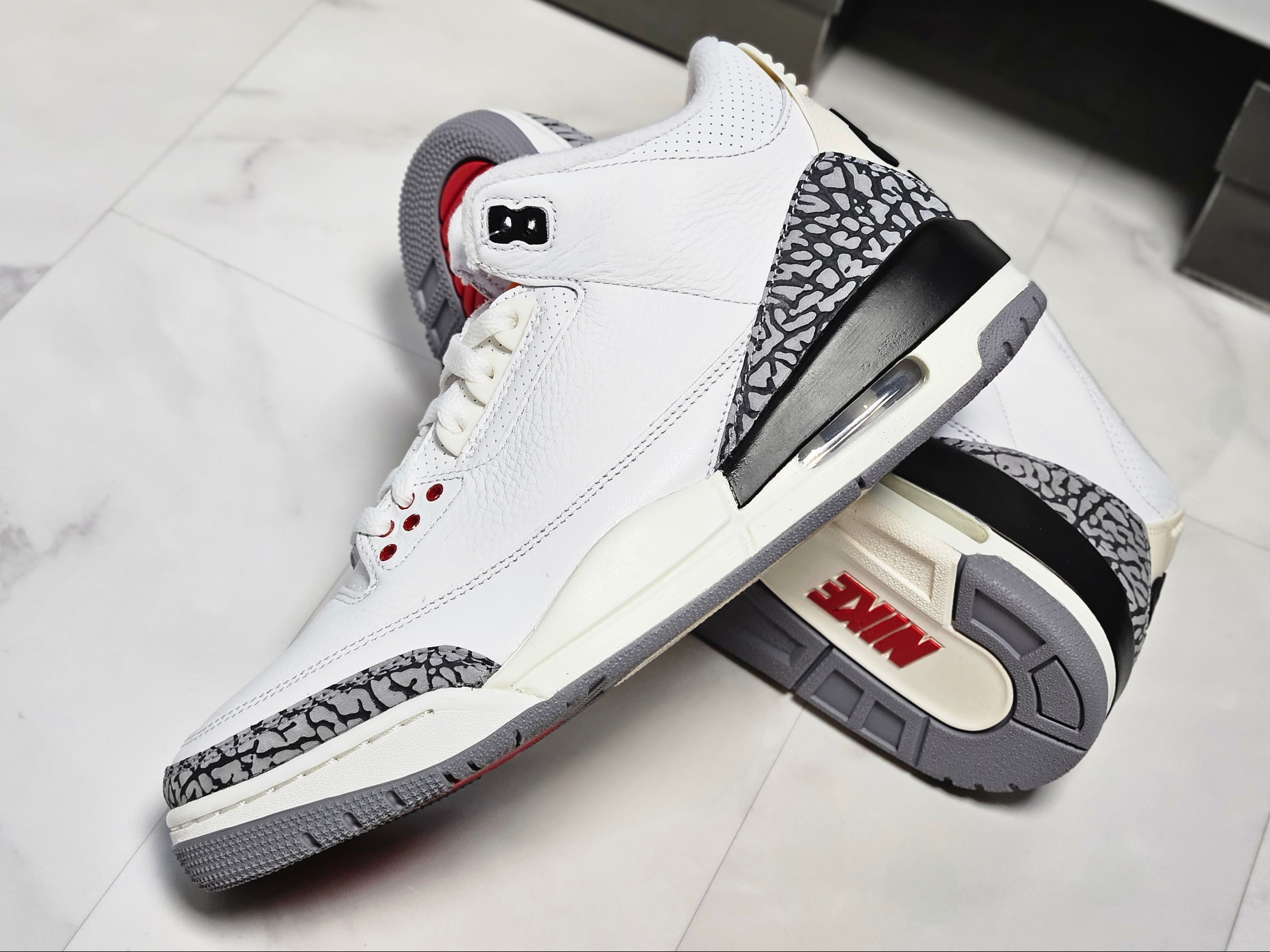 Jordan 3 Retro White Cement Reimagined 착용 스타일 - 5