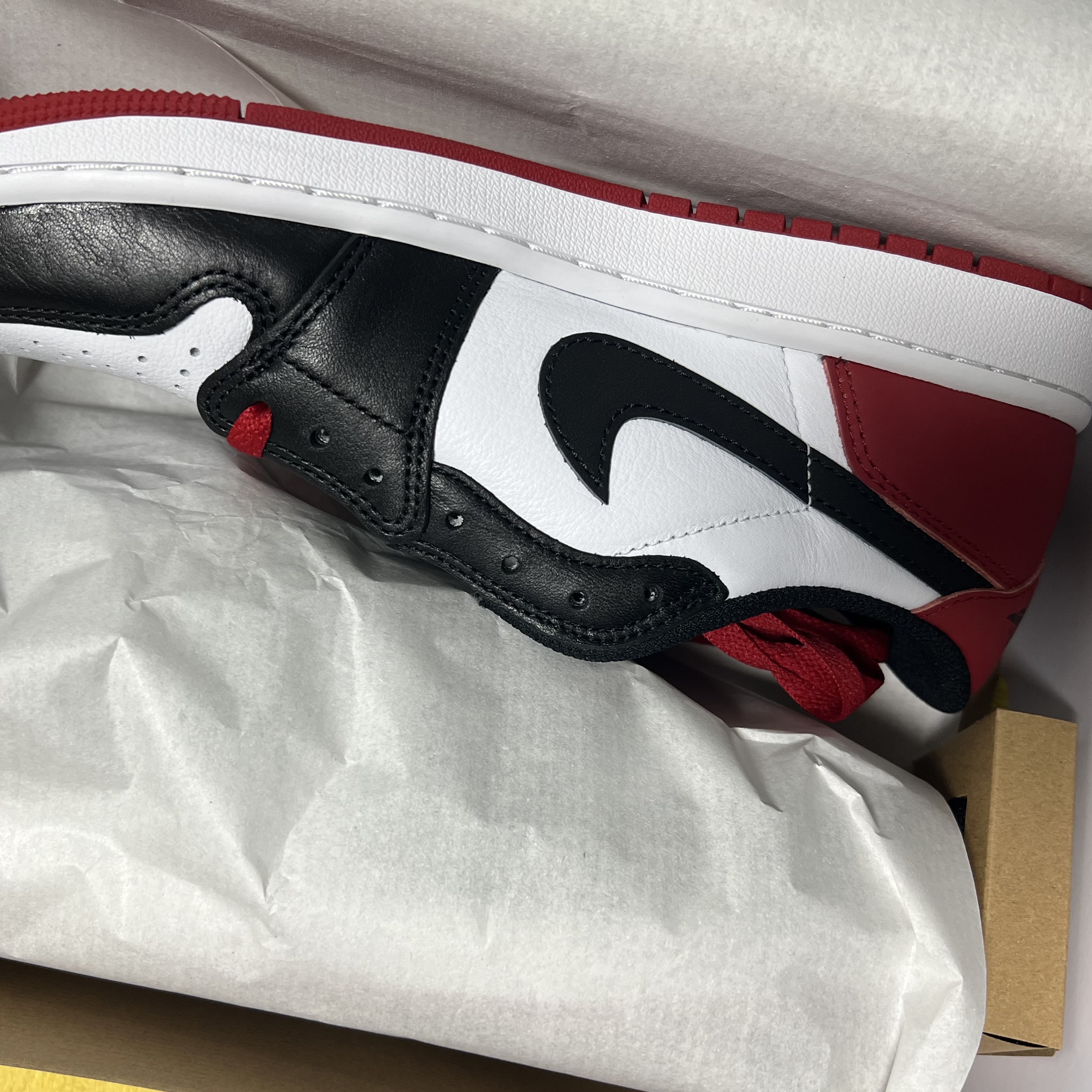 Jordan 1 Low Black Toe 착용 스타일