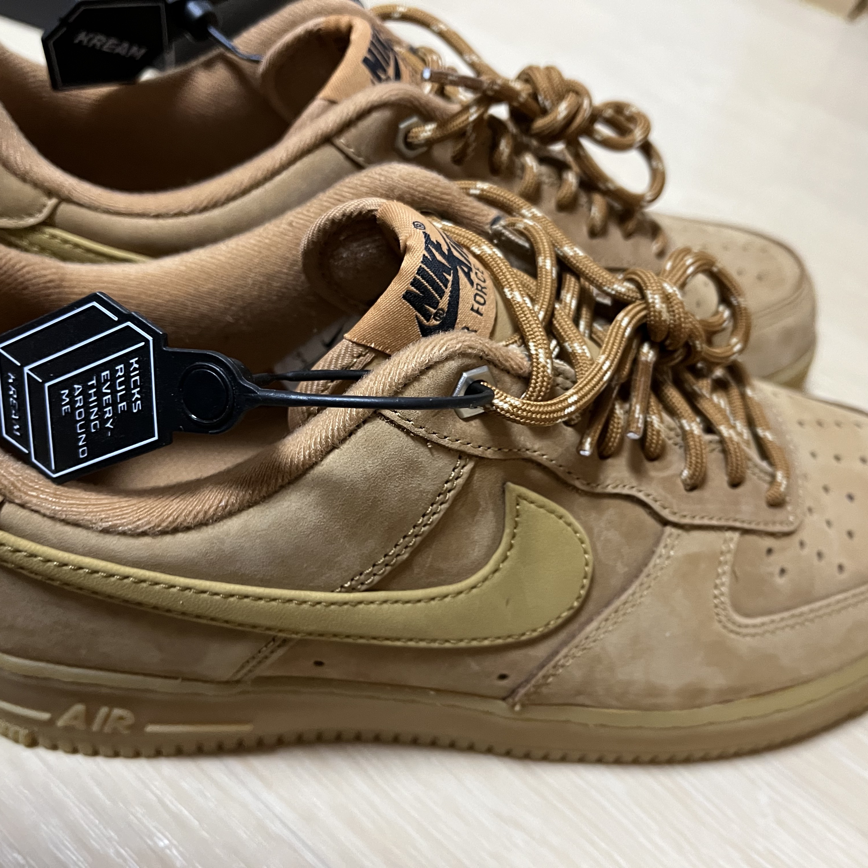Nike Air Force 1 '07 WB Flax 착용 스타일