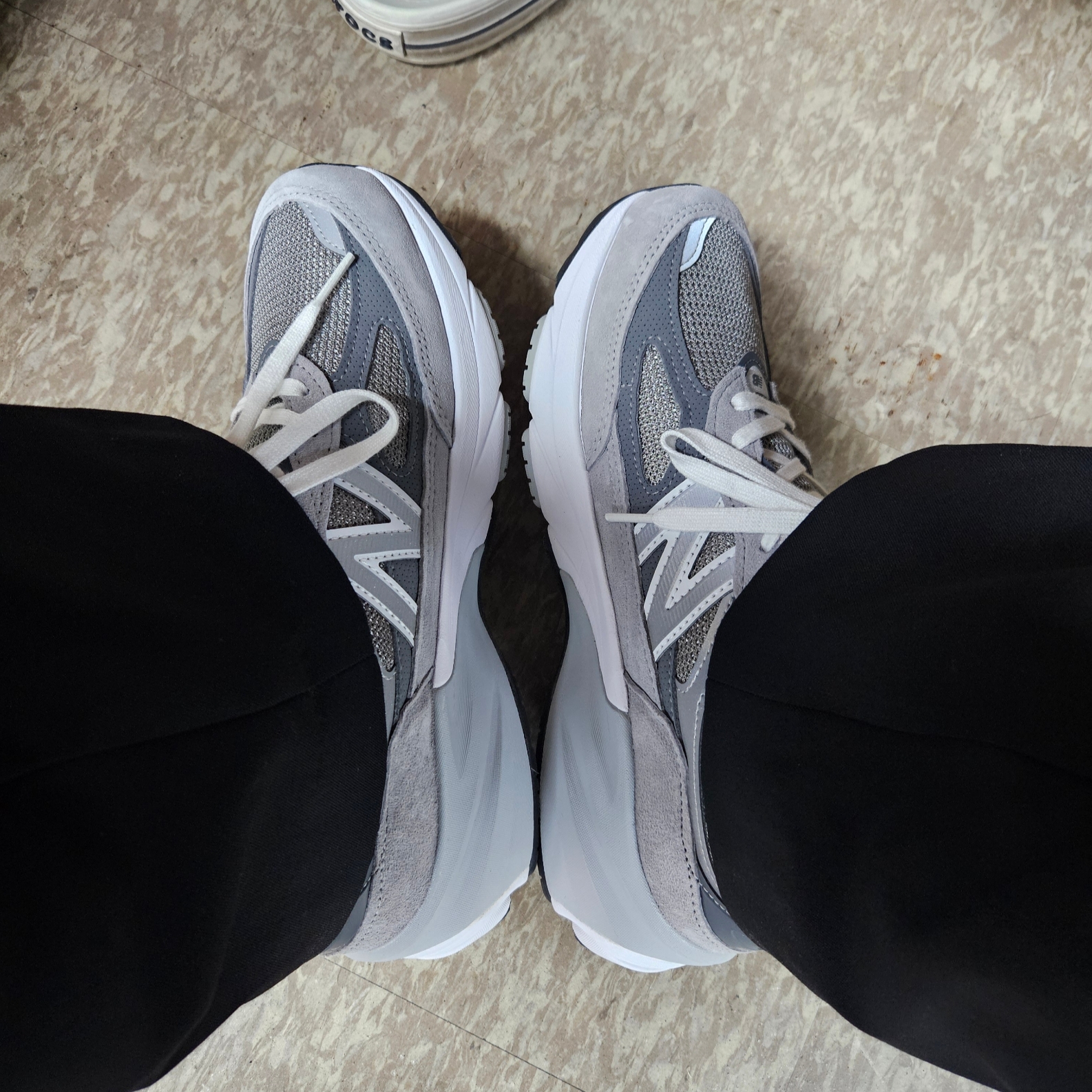 New Balance 990v6 Made in USA Grey - D Standard 착용 스타일