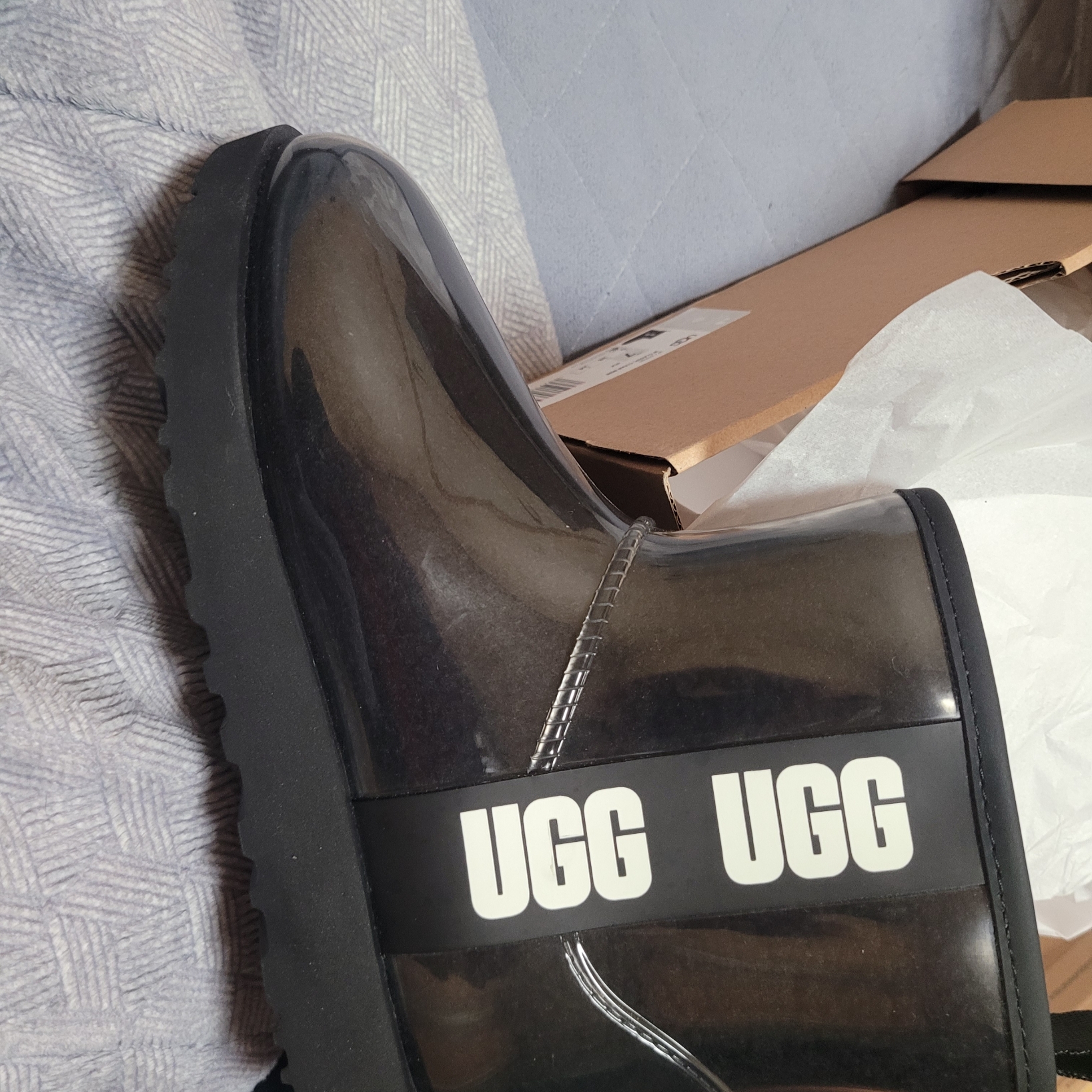 (W) UGG Classic Clear Mini Boots Black 착용 스타일 - 2