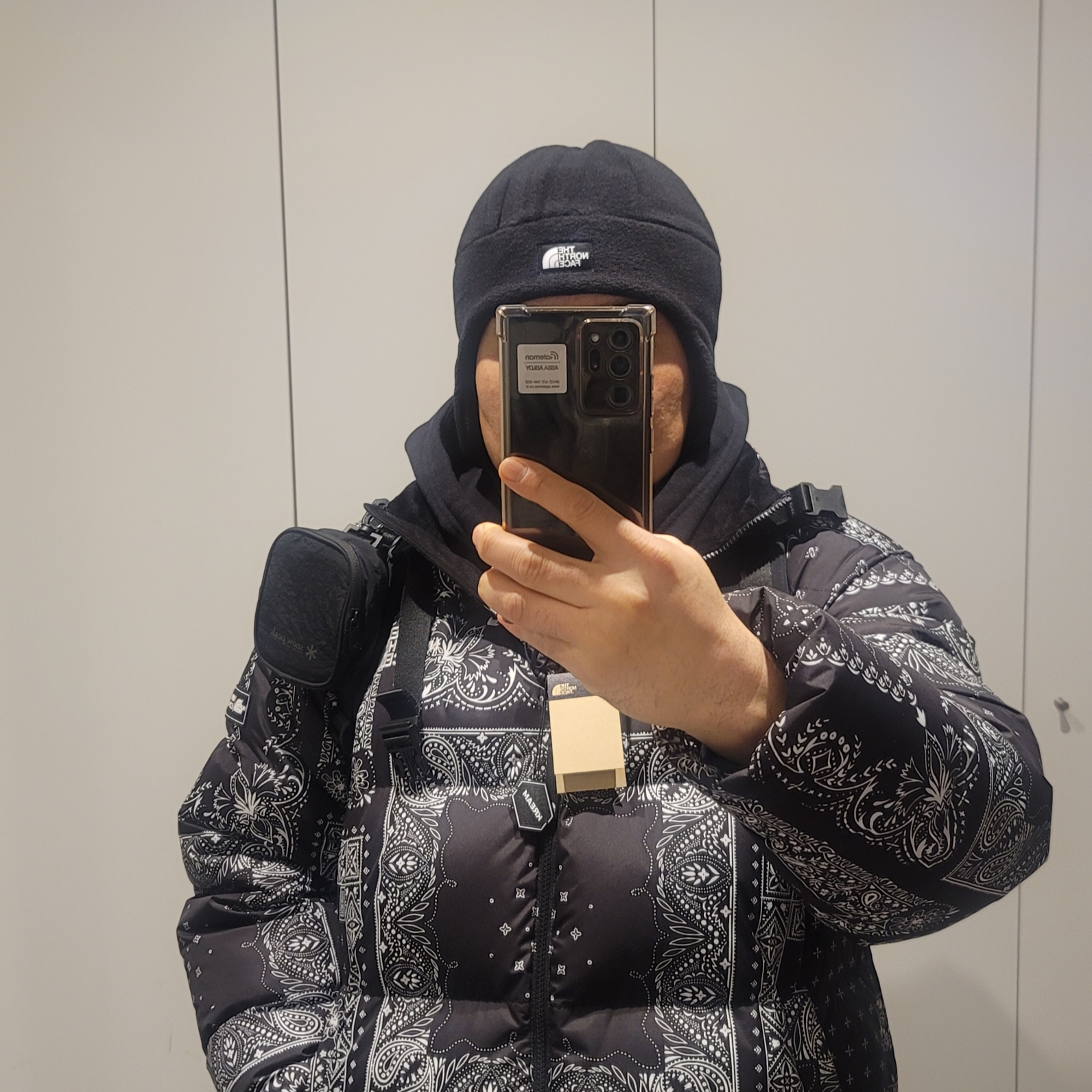 The North Face Fleece Earmuff Beanie Black 착용 스타일