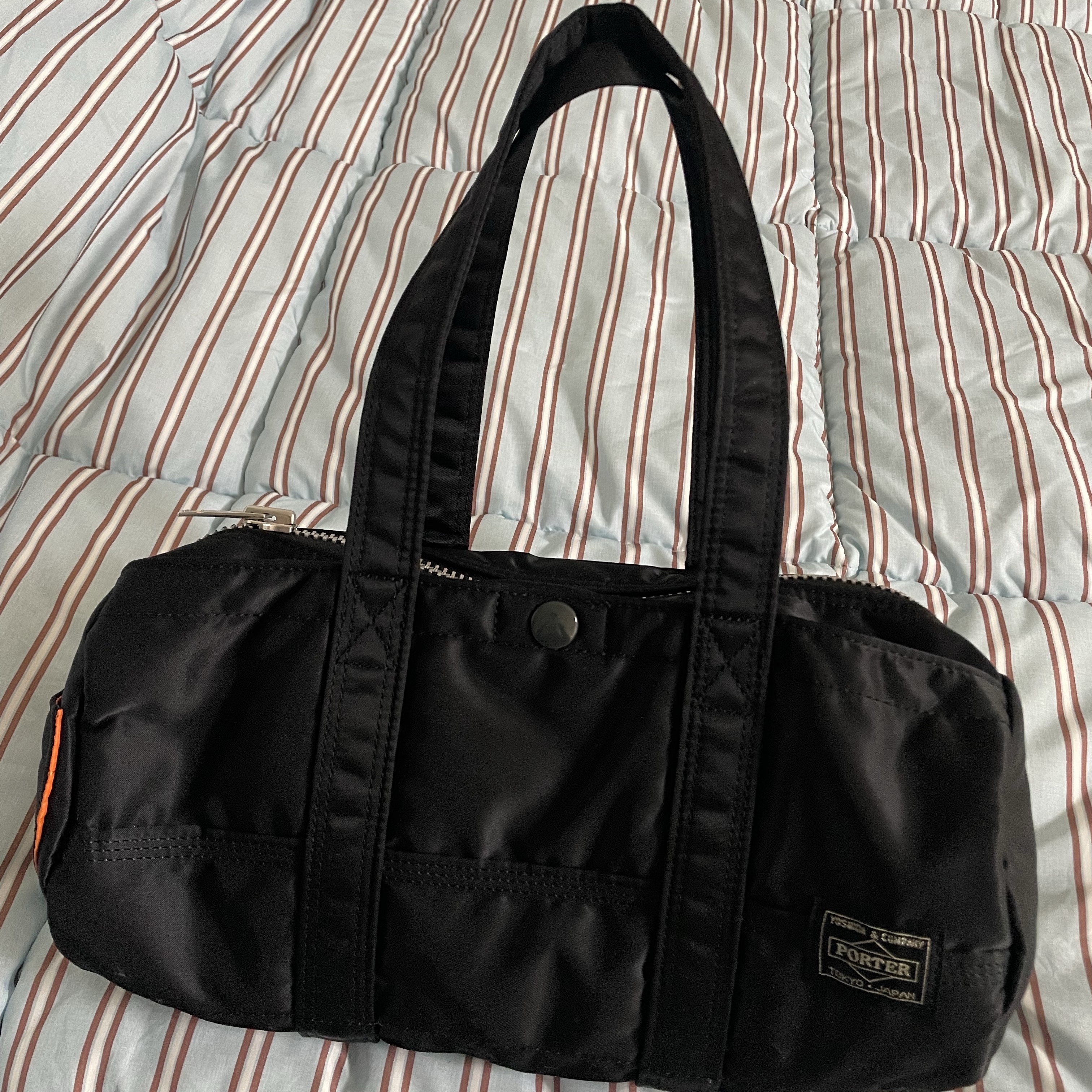 Porter Tanker Duffle Bag S Black 착용 스타일