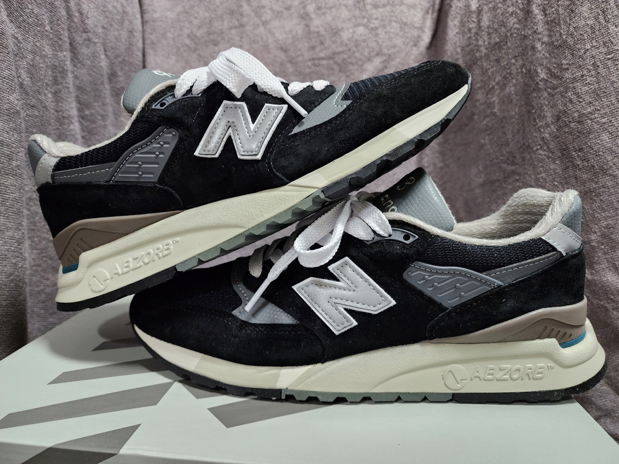 New Balance 998 Made in USA Black Silver 착용 스타일 - 1