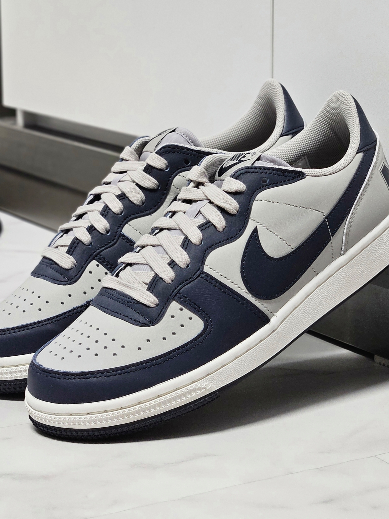 Nike Terminator Low Dark Obsidian and Granite 착용 스타일 - 5